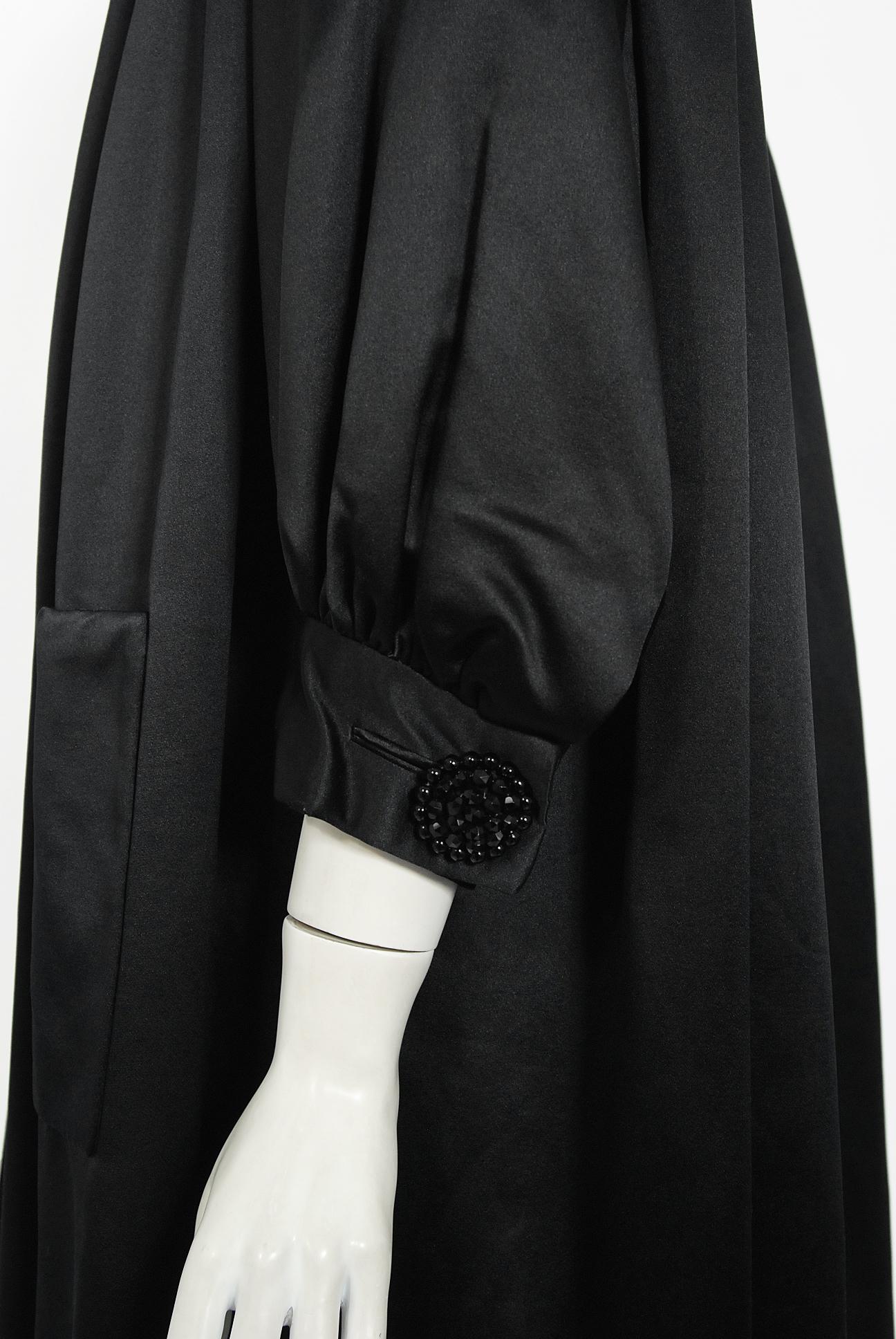 Vintage 1951 Traina-Norell Couture Black Duchess Satin Voluminous Pleated Coat For Sale 1