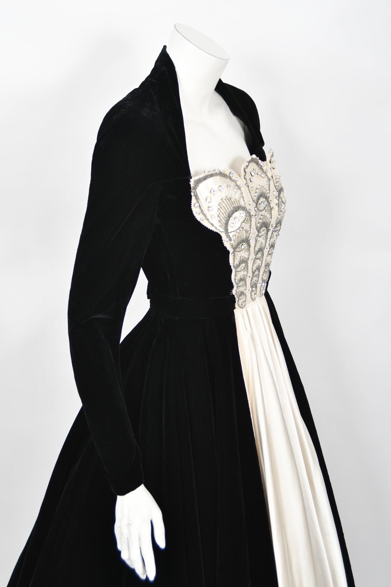 Vintage 1952 Nina Ricci Haute Couture Documented Ivory Satin & Black Velvet Gown 4