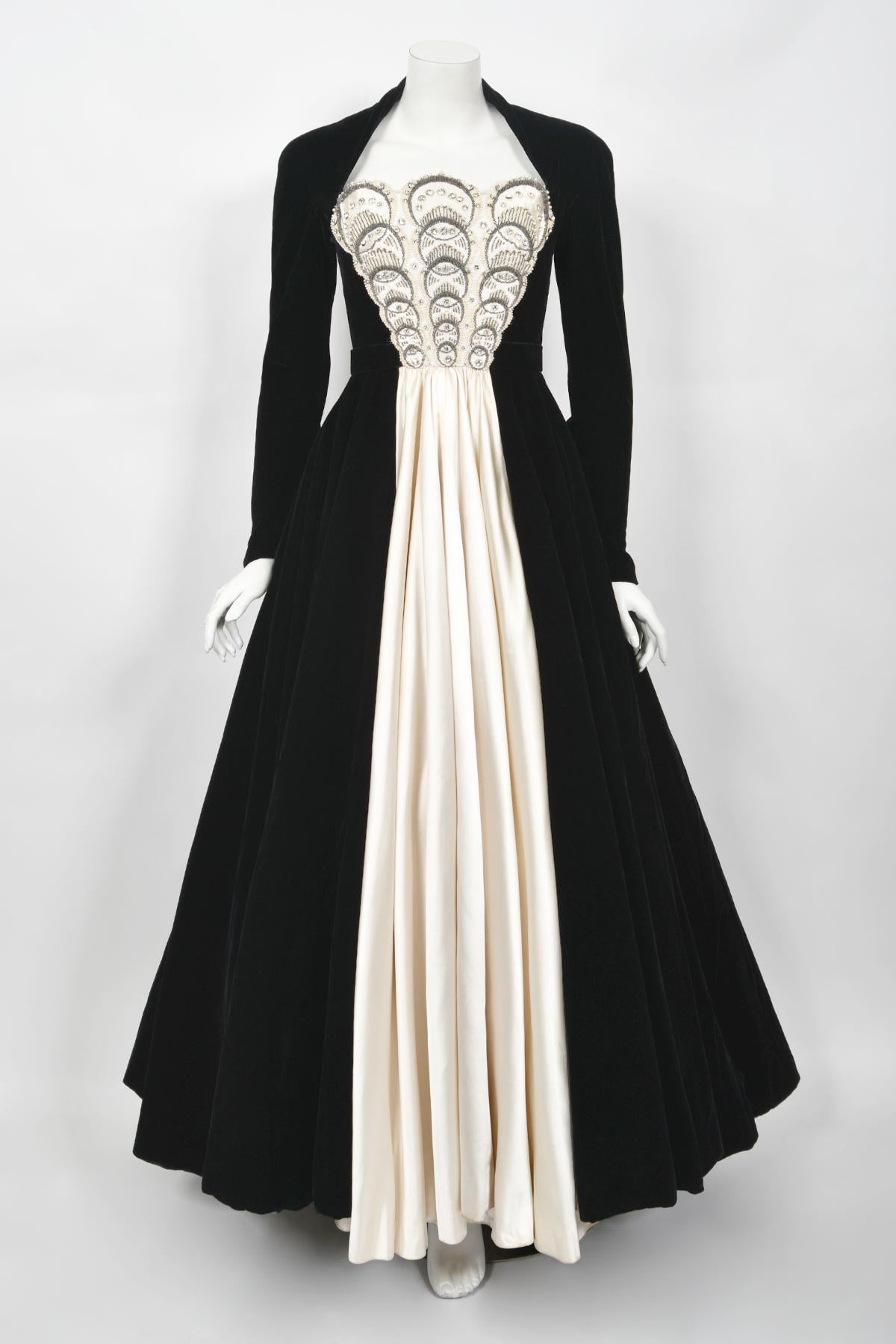 Vintage 1952 Nina Ricci Haute Couture Documented Ivory Satin & Black Velvet Gown 5
