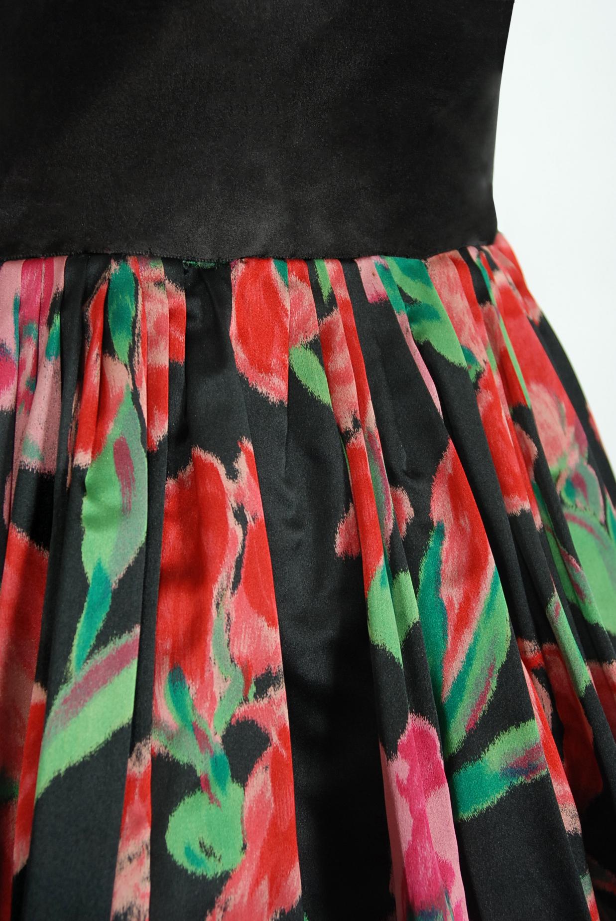 Vintage 1950er Traina-Norell Couture Satinkleid mit Aquarell-Iris-Blumendruck Damen im Angebot