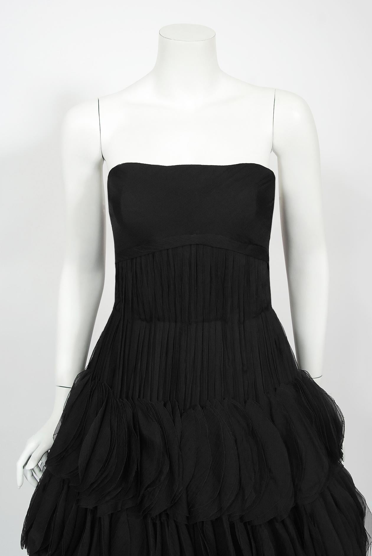 Vintage 1955 Jean Dessès Haute Couture Dokumentiertes Schwarzes Seiden-Chiffon-Blütenkleid Damen im Angebot