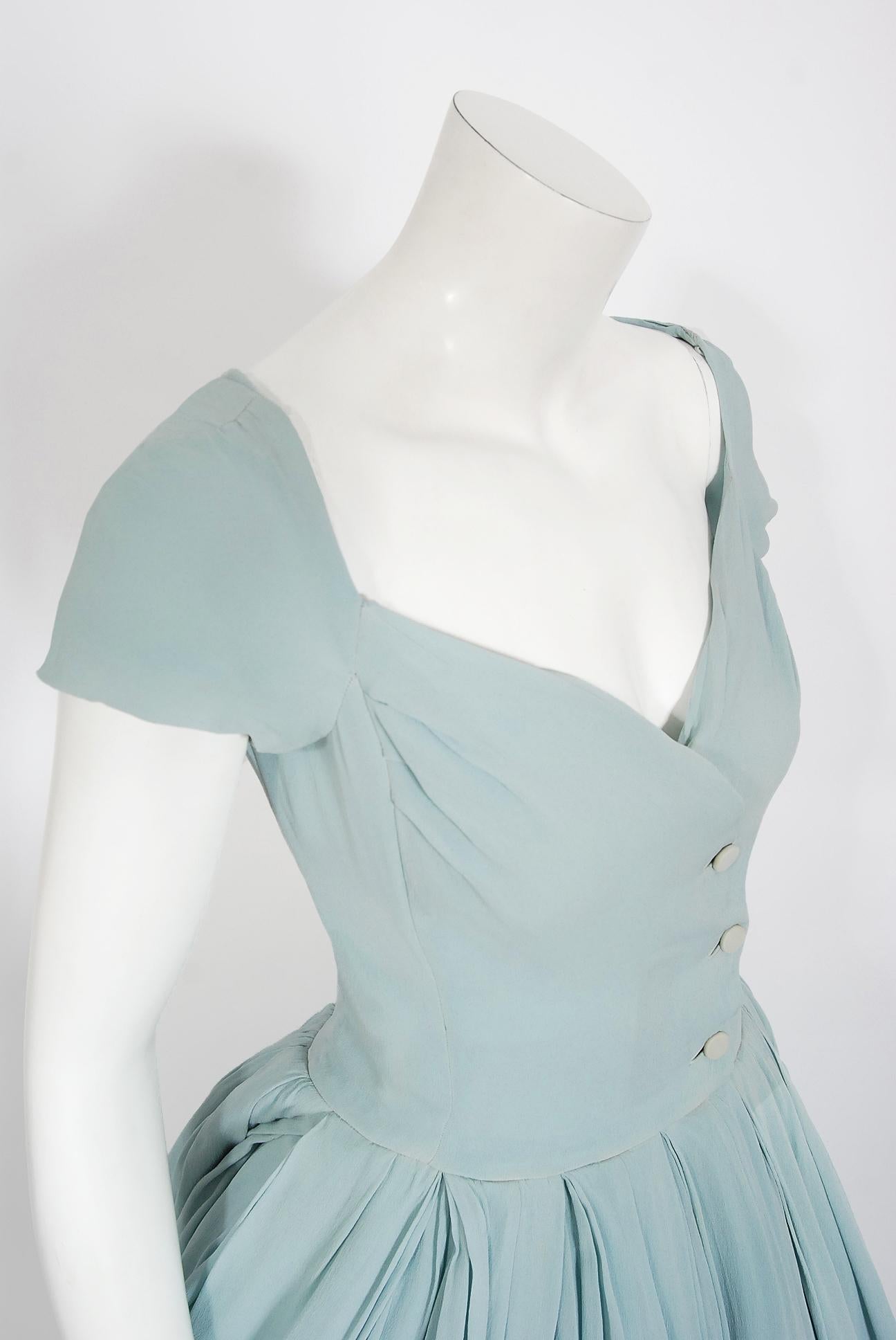 Vintage 1956 Christian Dior Lifetime Baby Blue Silk Cap-Sleeve Plunge Dress Bon état à Beverly Hills, CA
