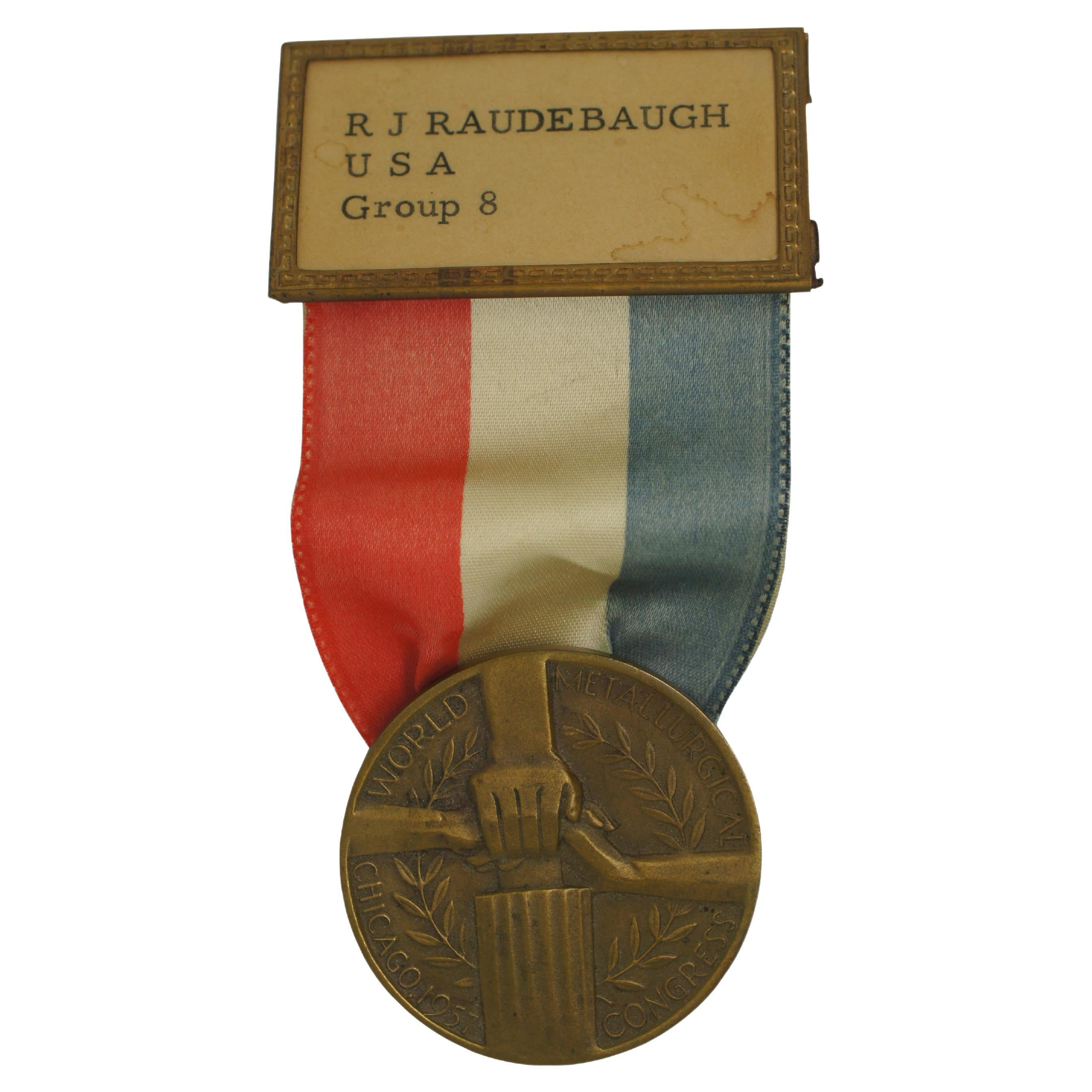 Vintage 1957 Chicago World Metallurgical Congress Messing-Medaille Badge Pin 4,5" im Angebot