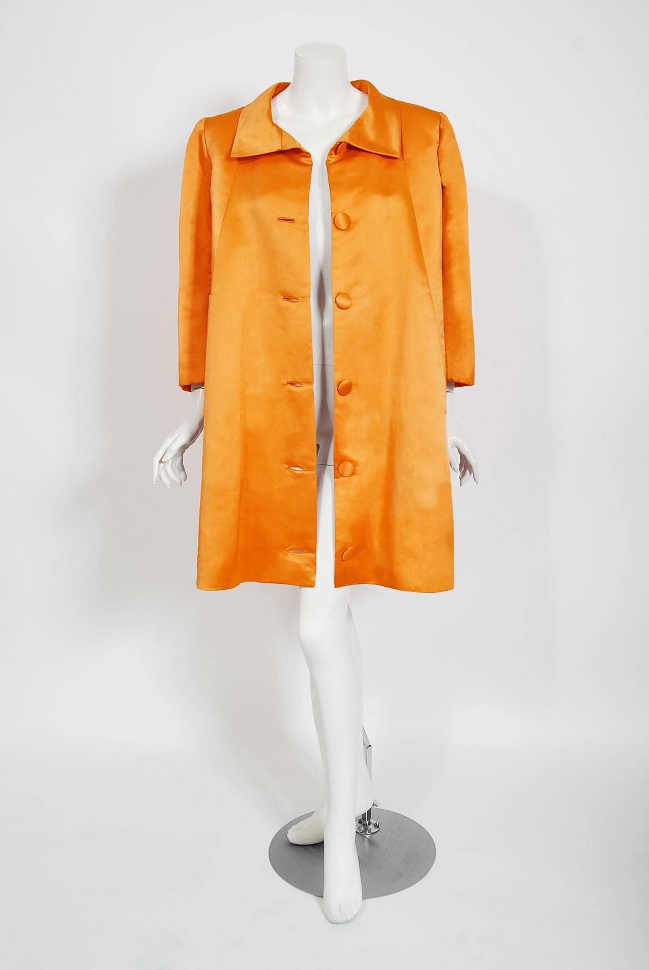Vintage 1958 Balenciaga Haute Couture Orange Duchess Satin Swing Coat Jacke  Damen im Angebot