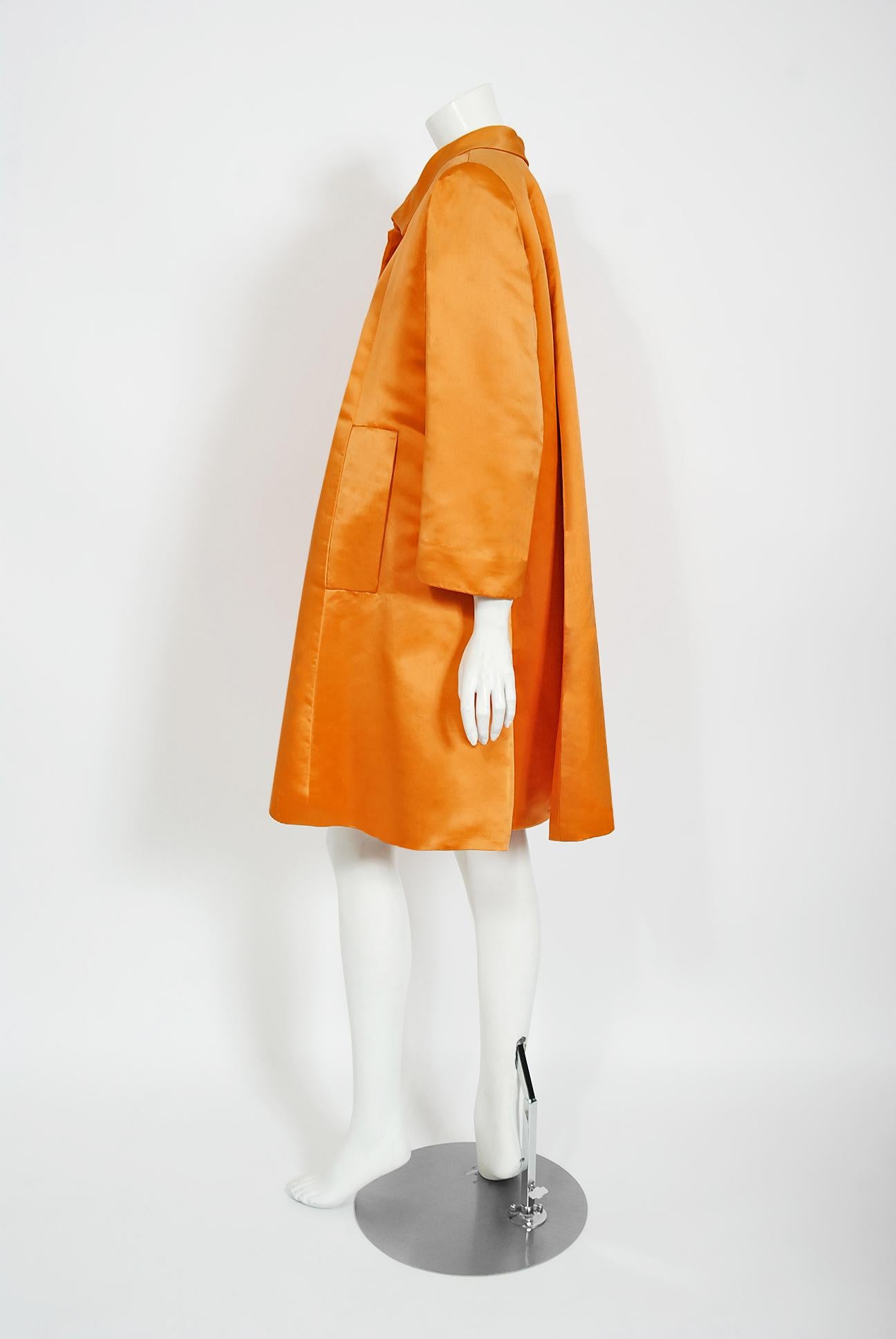 Vintage 1958 Balenciaga Haute Couture Orange Duchess Satin Swing Coat Jacke  im Angebot 1