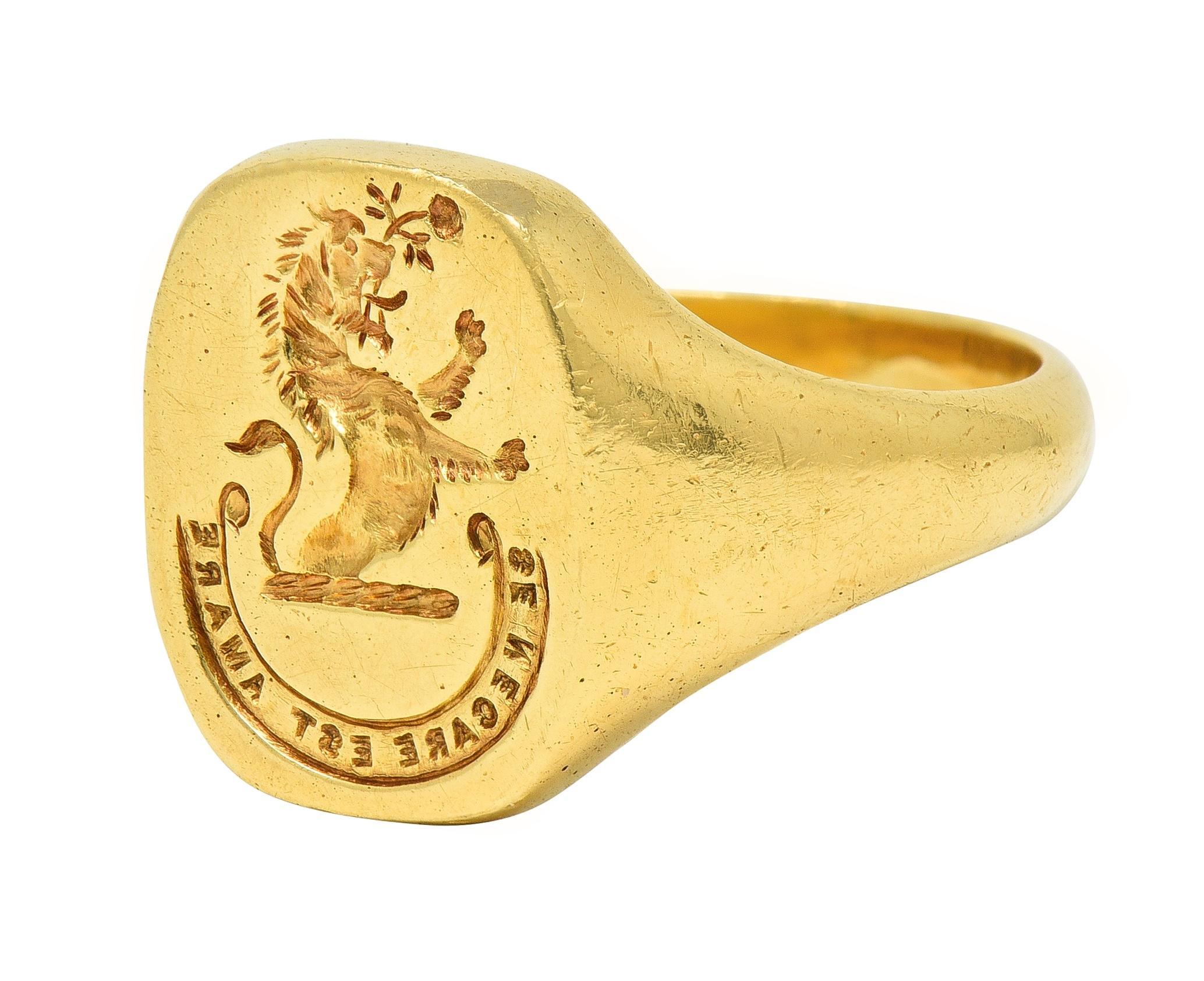 Women's or Men's Vintage 1959 18 Karat Yellow Gold Heraldic Lion Intaglio Men's Signet Ring