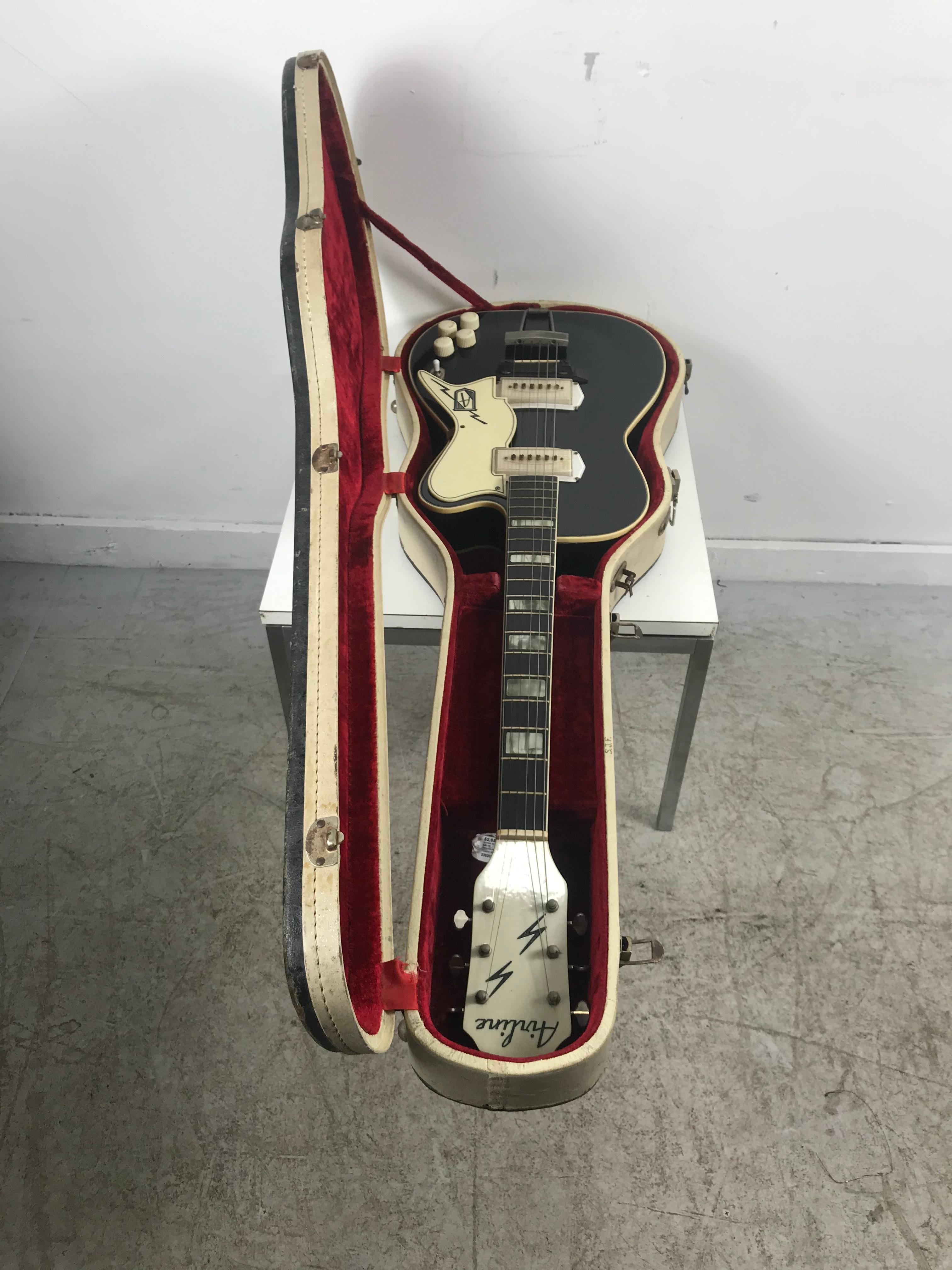 Mid-Century Modern Vintage 1959 Airline Tuxedo Electric Guitar, Barney Kessell, Art Deco Design