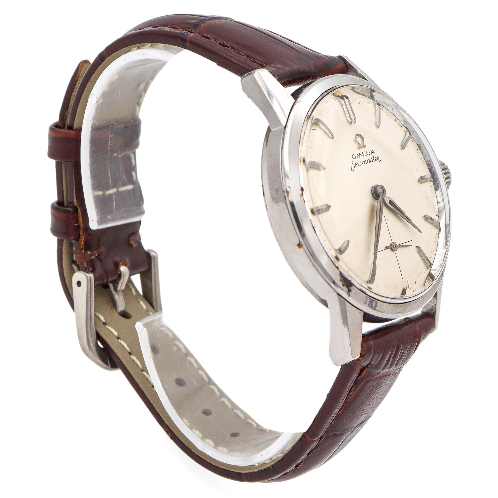 Vintage 1959 Omega Seamaster Ref. 14389-4 Cal 268 Men's Hand Wind Watch In Good Condition In New York, NY