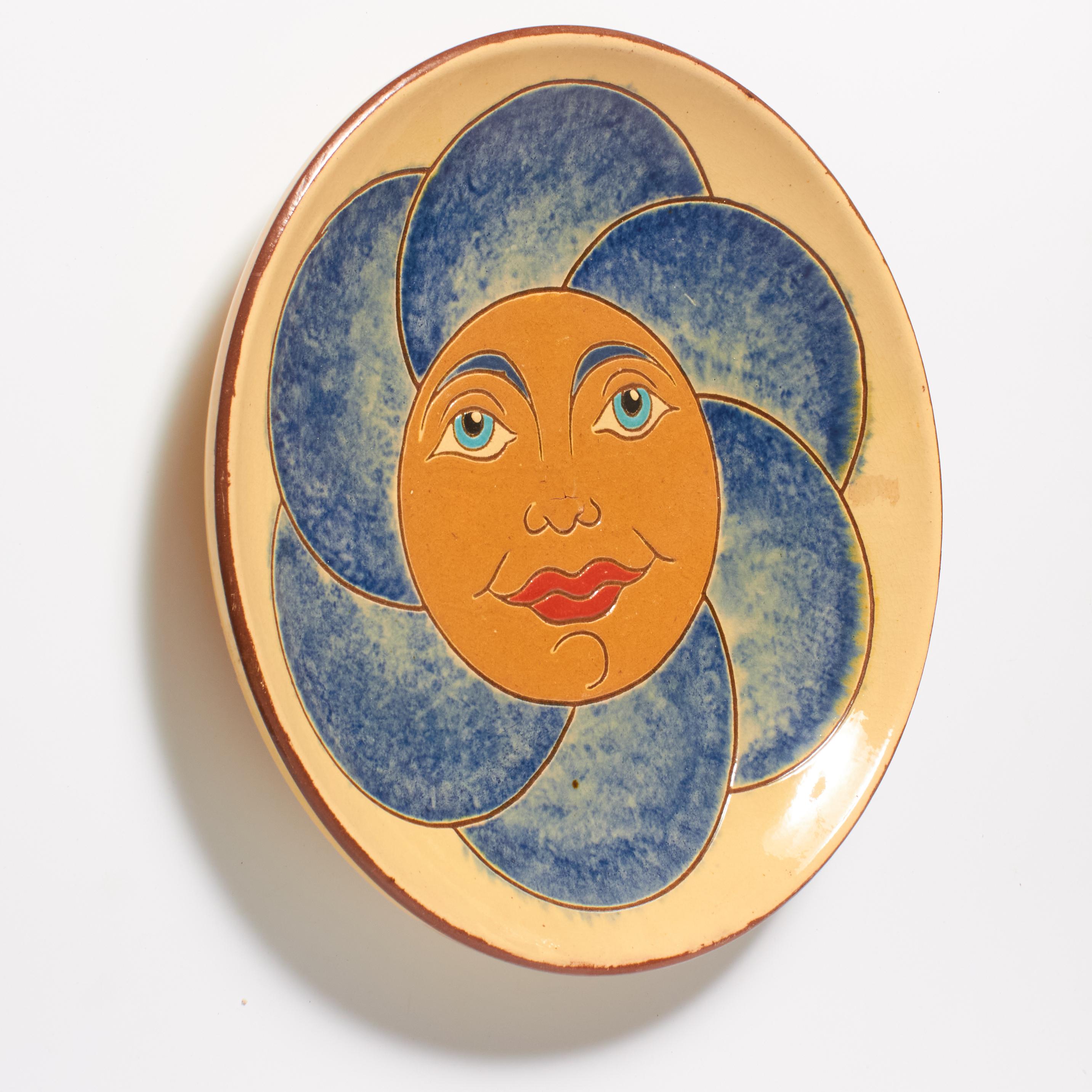 Handbemalter blau-orangefarbener Vintage-Keramikteller der Künstlerin Diaz Costa aus dem Jahr 1960 (Moderne der Mitte des Jahrhunderts) im Angebot