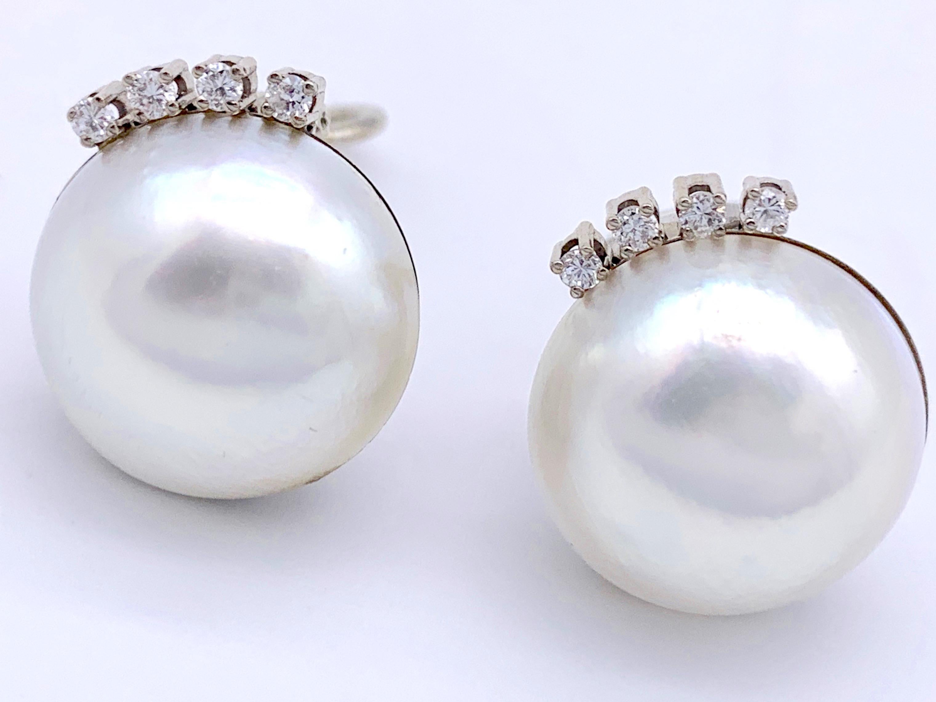 Vintage 1960 Mabé Pearl Diamond 14 Carat White Gold Clip-On Earclips For Sale 4