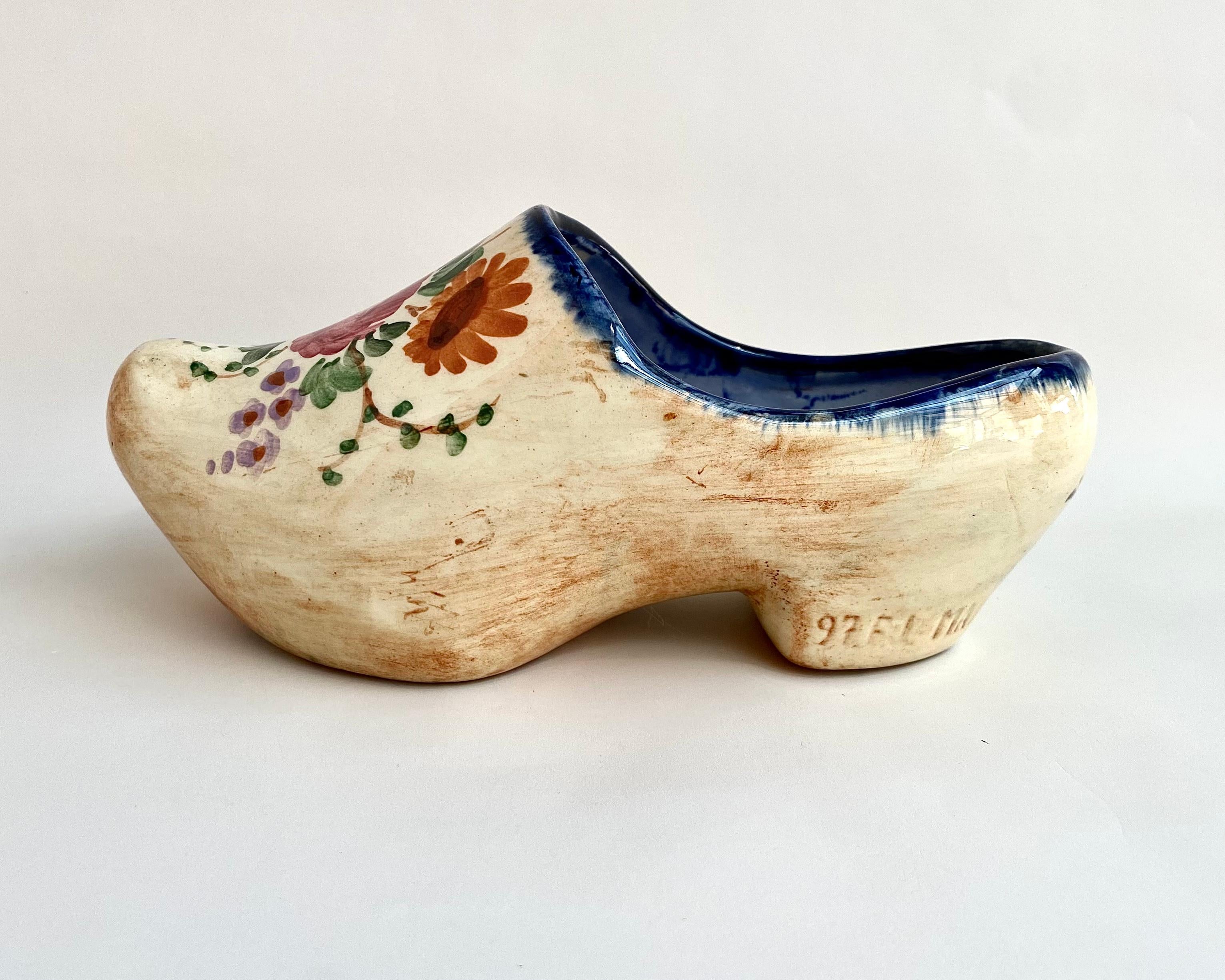 Vintage 1960 Porcelain Decorative Shoes or Trinket Holder, Belgium For Sale 3