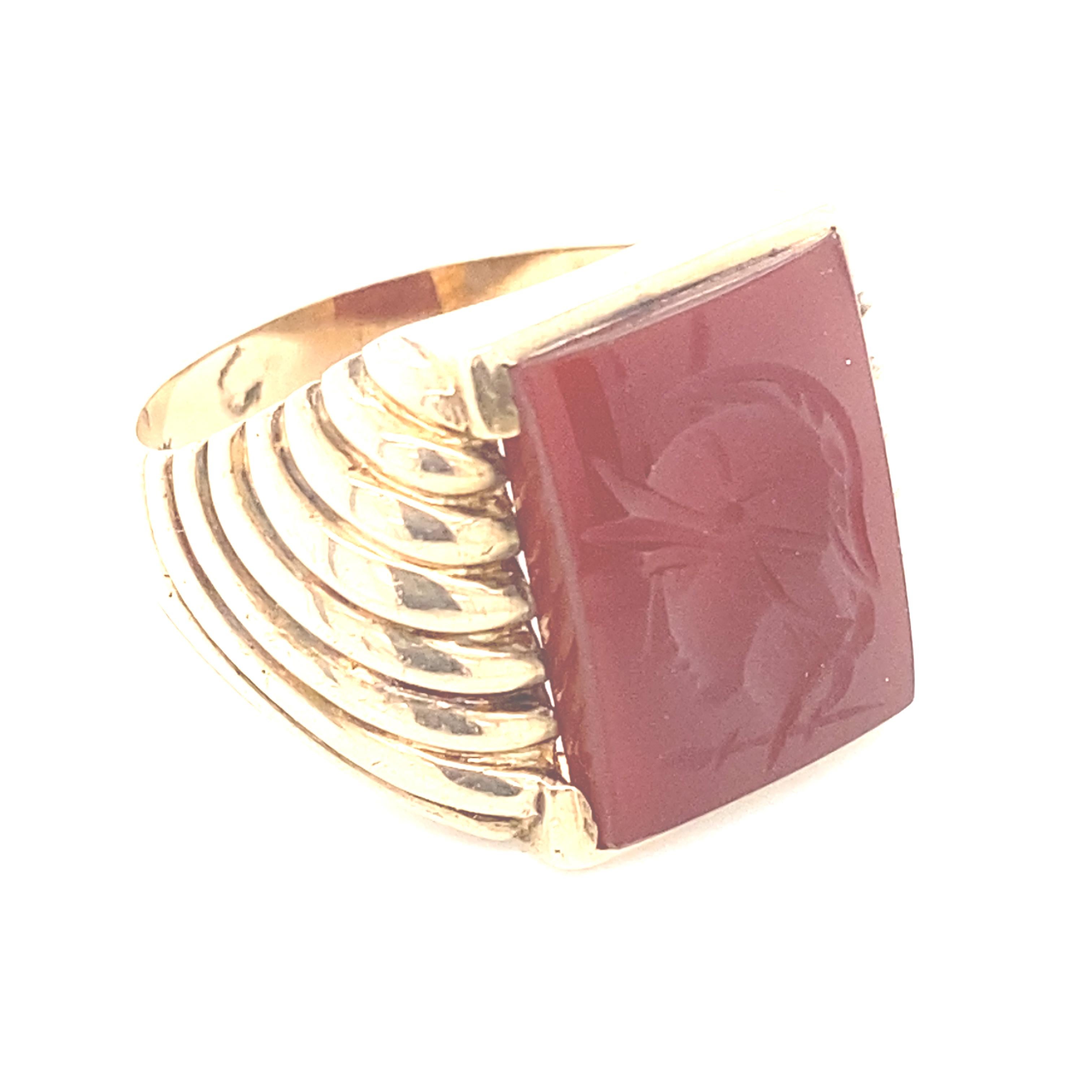 Vintage 1960s 10 Karat Yellow Gold Carnelian Intaglio Ring For Sale 1