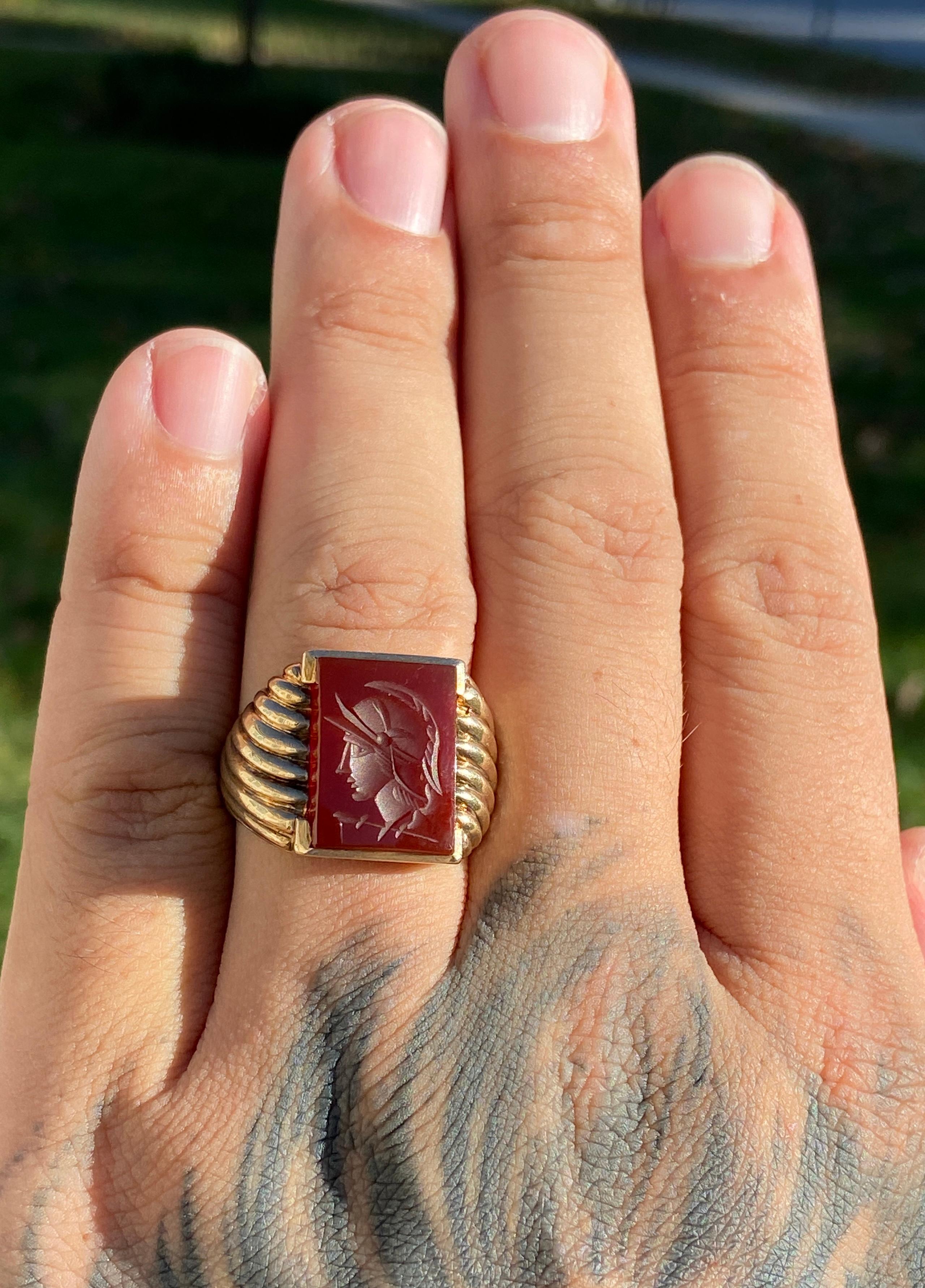 Vintage 1960s 10 Karat Yellow Gold Carnelian Intaglio Ring For Sale 3