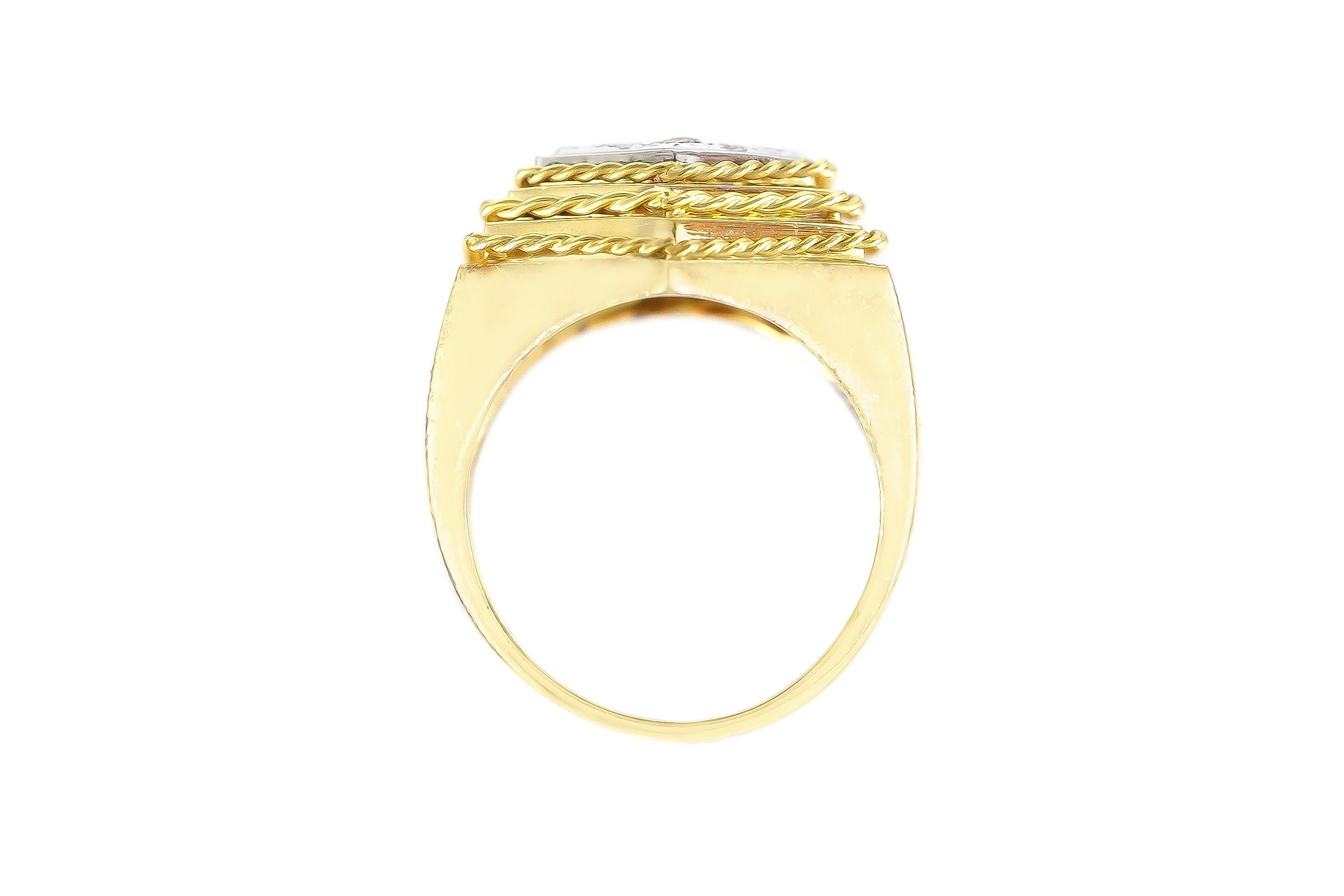 Anillo de oro hexagonal con diamantes de 1,00 quilate de la década de 1960 Corte redondo en venta