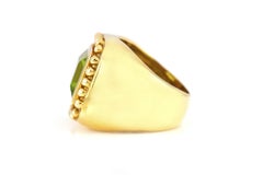 Vintage 1960s 10.00 Carat Peridot and Gold Ring