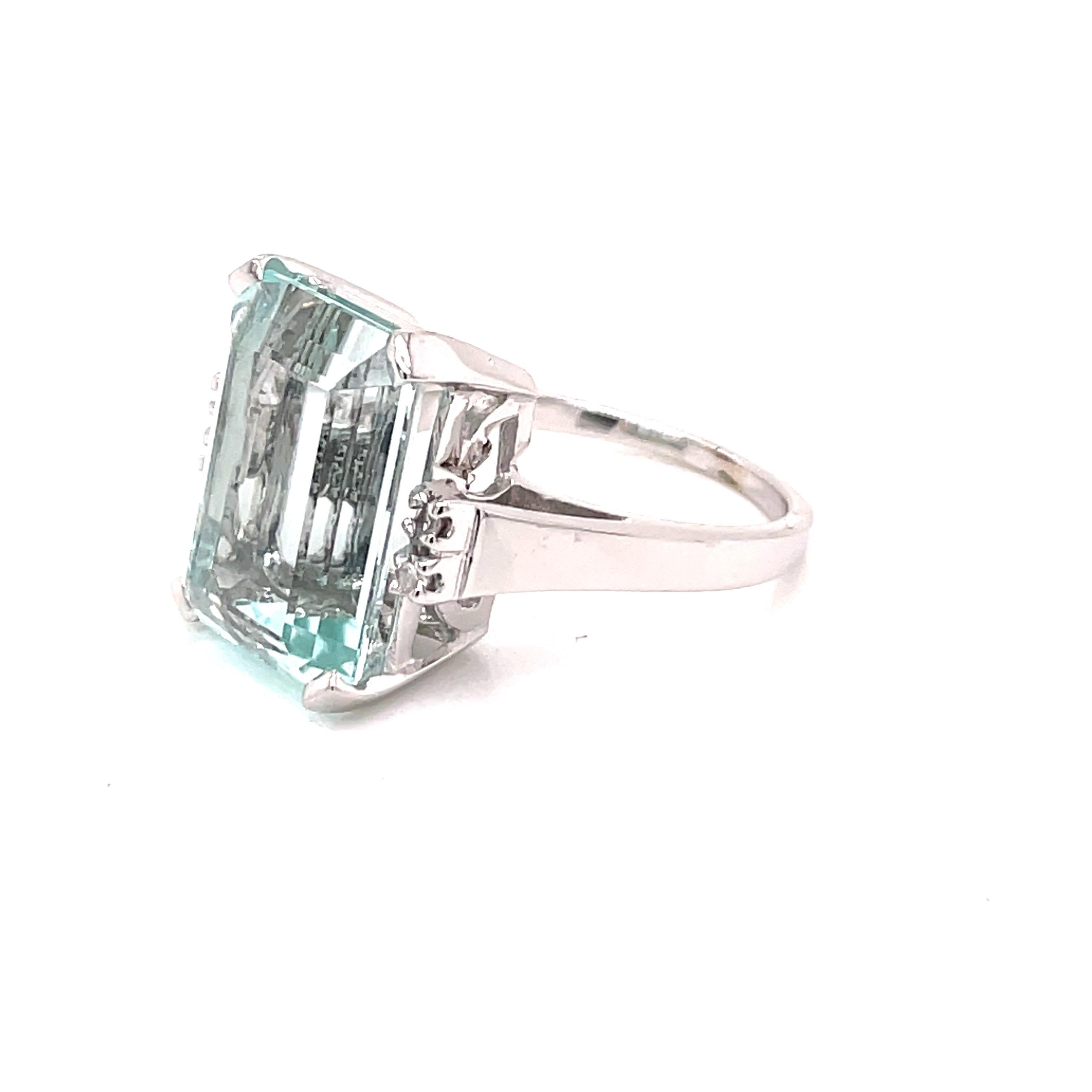 Vintage 1960's 10ct Emerald Cut Aquamarine Ring with Diamonds 1