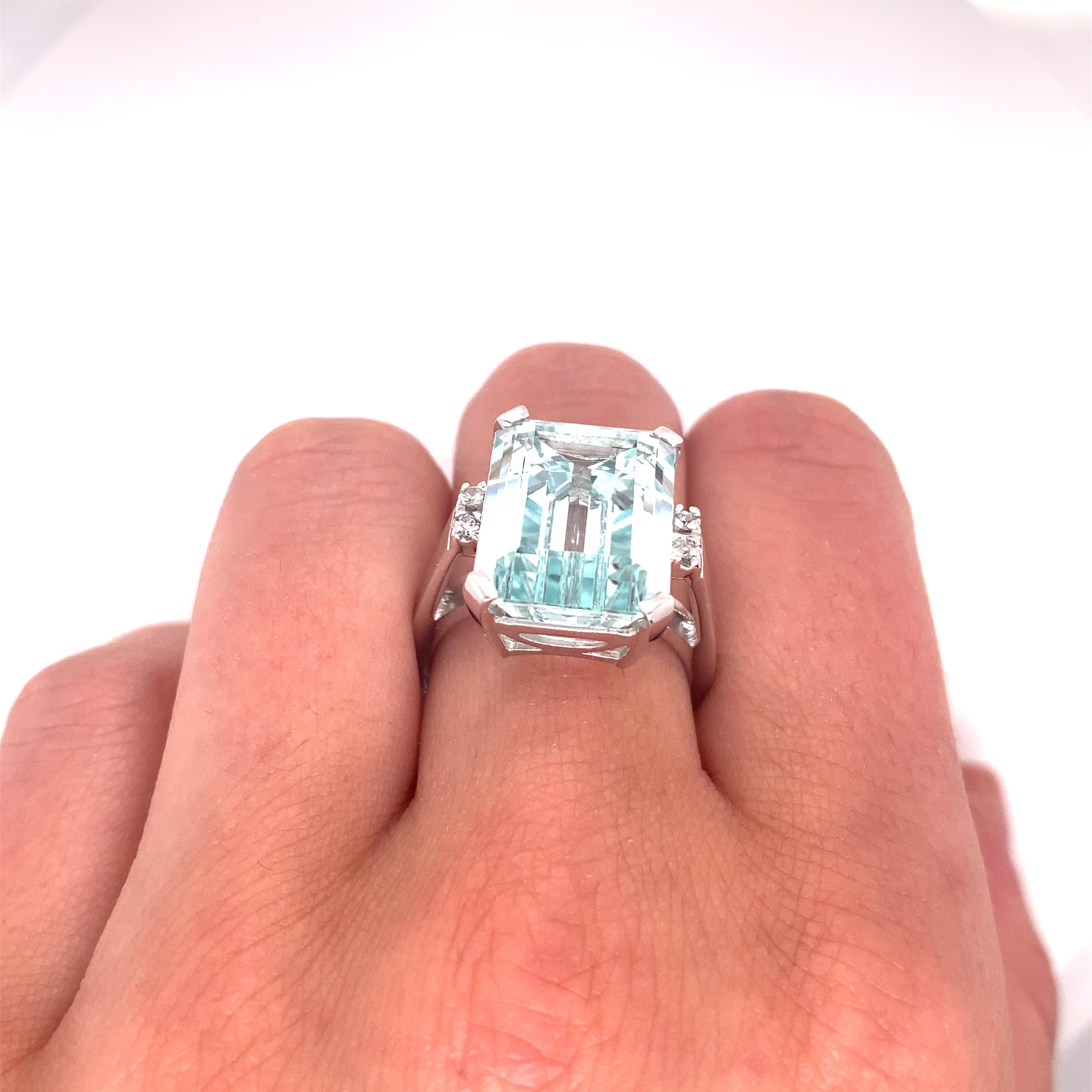 Vintage 1960's 10ct Emerald Cut Aquamarine Ring with Diamonds 2