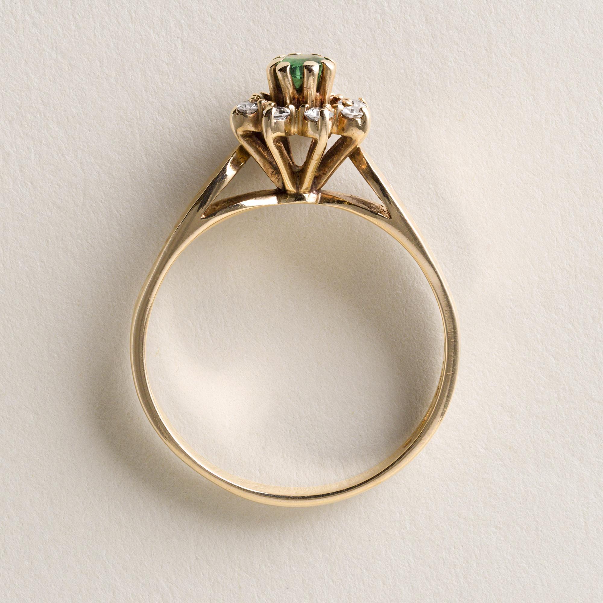 Vintage 1960's 14 Karat Gold Emerald and Diamond Floral Cocktail Ring Pour femmes en vente