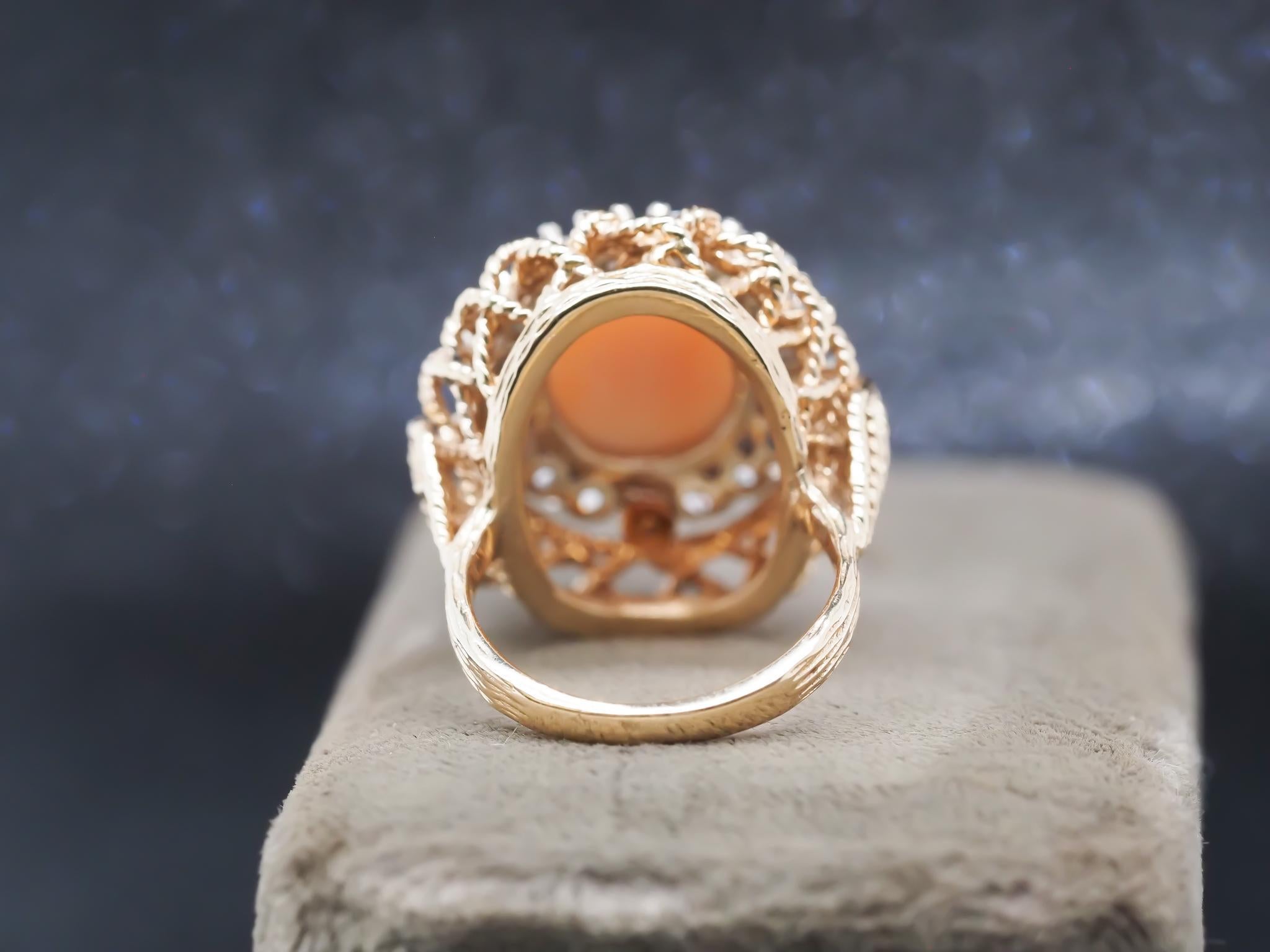 Vintage 1960er Jahre 14K Gelbgold Koralle und Diamant Cocktail-Ring im Angebot 6