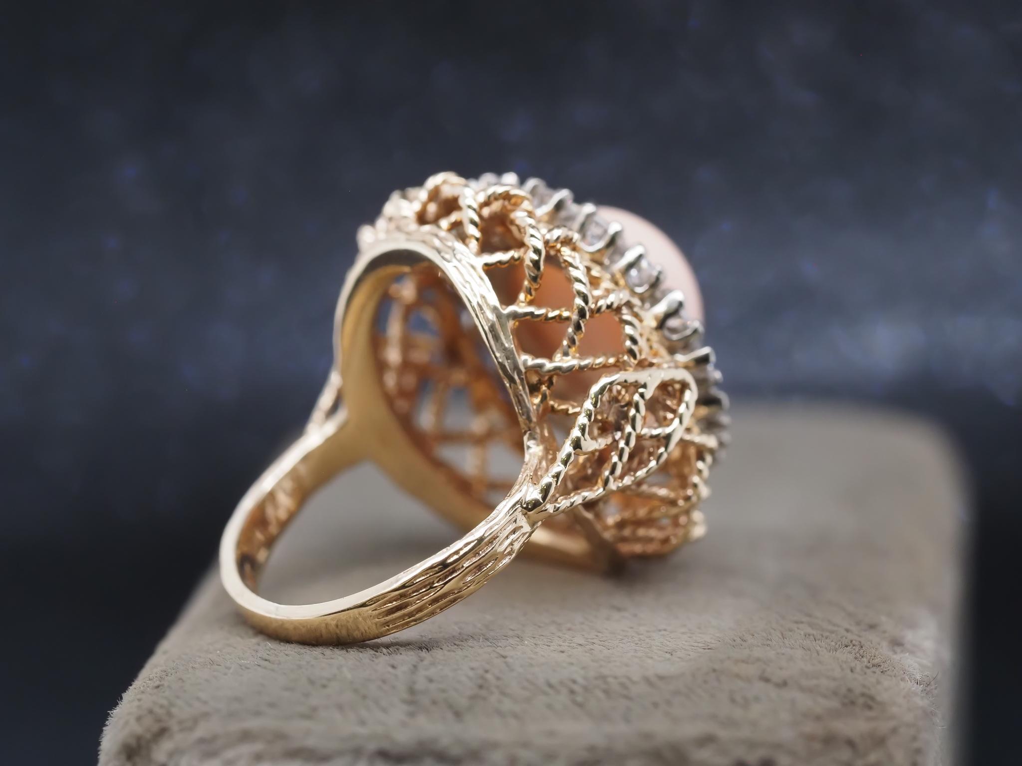 Vintage 1960er Jahre 14K Gelbgold Koralle und Diamant Cocktail-Ring im Angebot 7