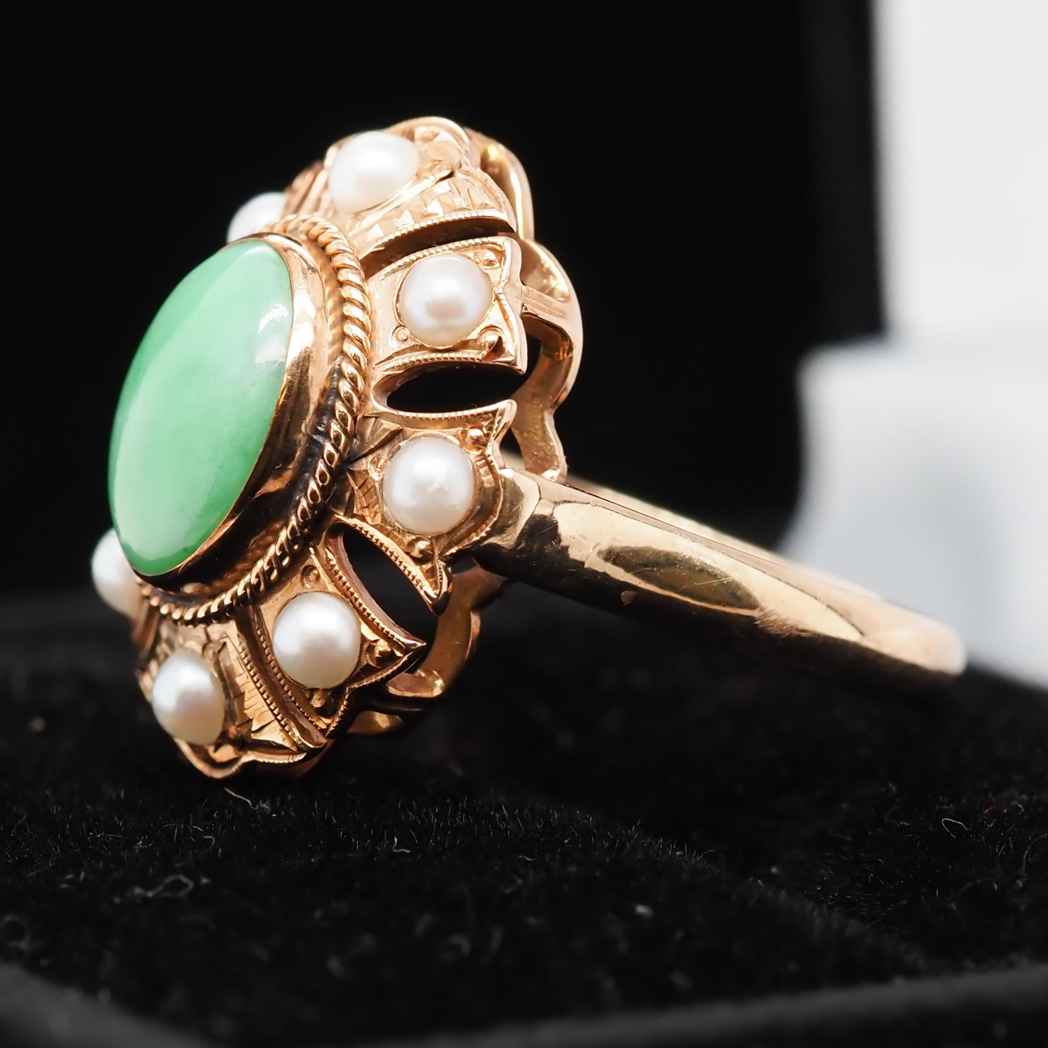Vintage 1960s 14K Yellow Gold Jade and Pearl Cocktail Ring For Sale 5