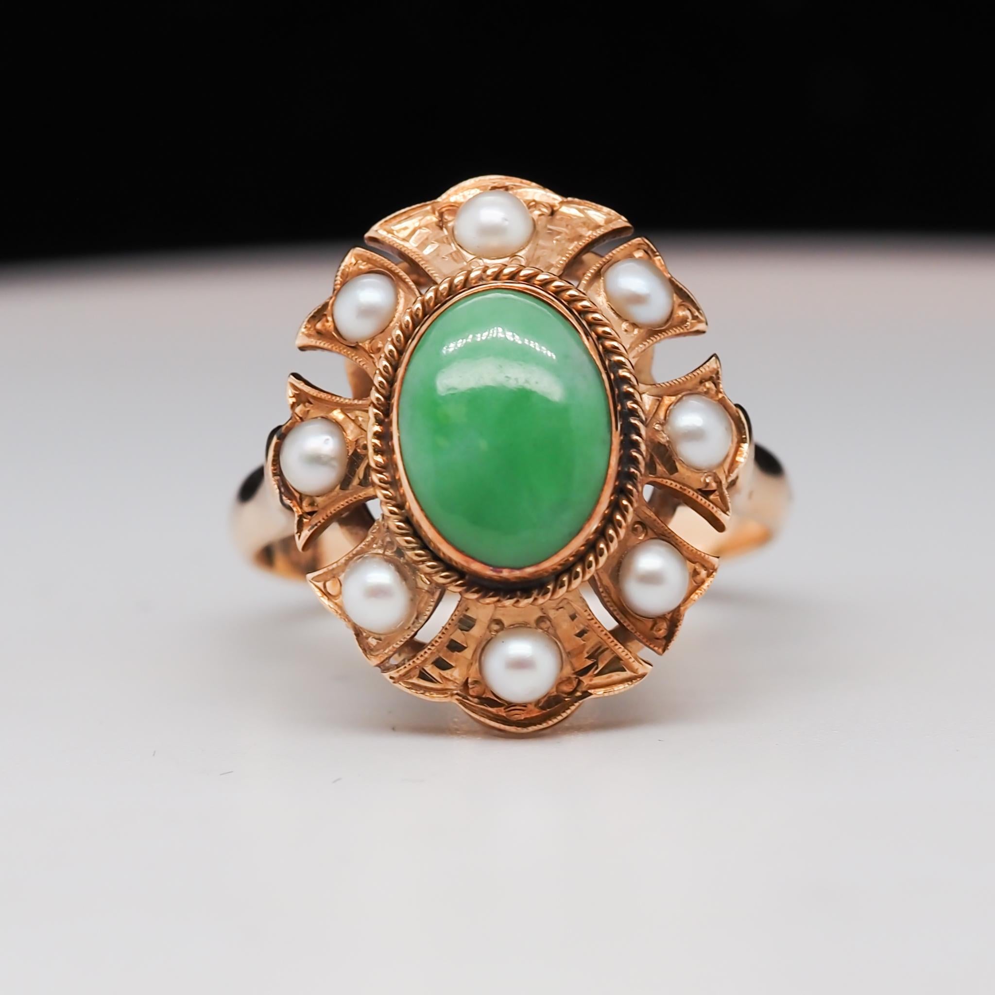Vintage 1960s 14K Yellow Gold Jade and Pearl Cocktail Ring For Sale 7