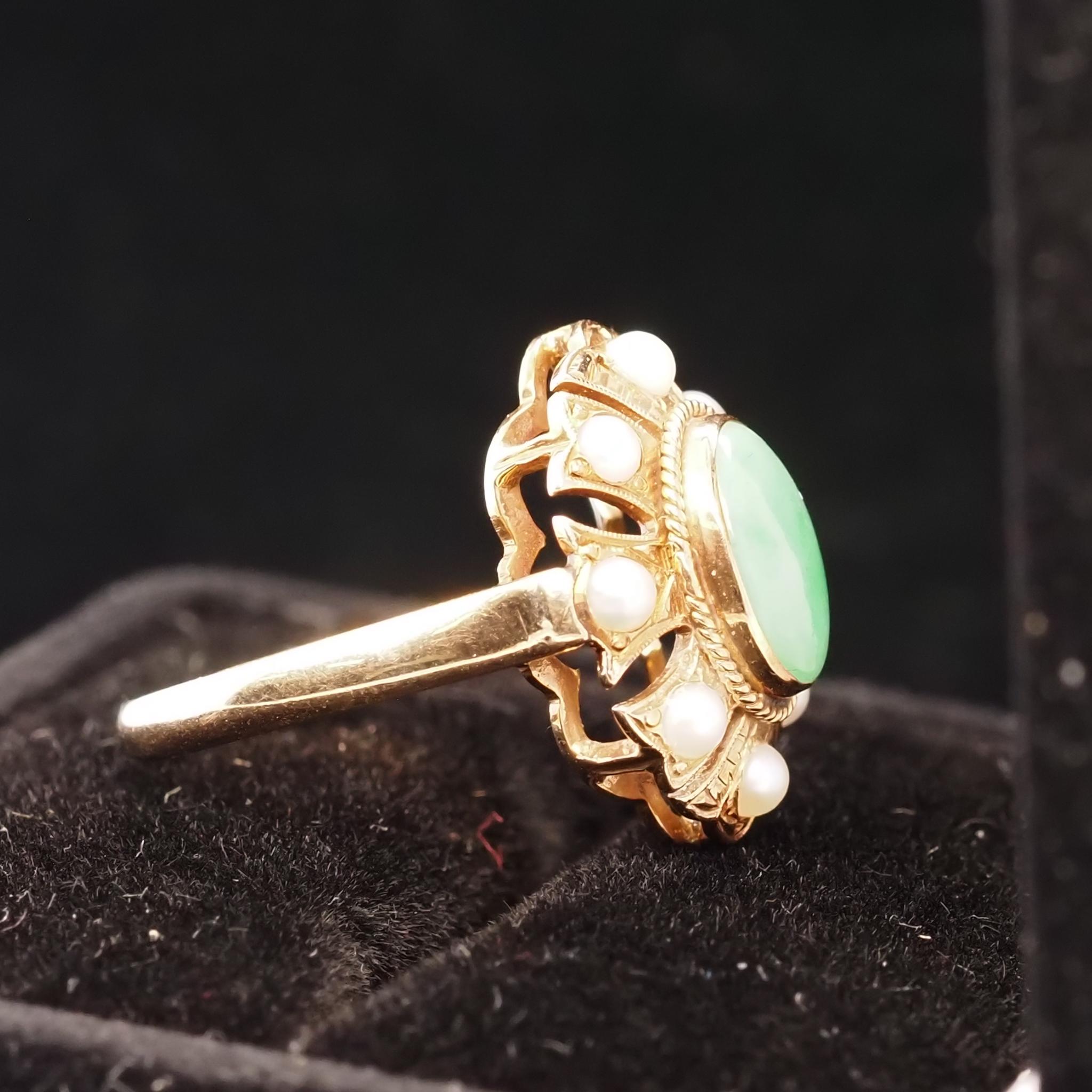 Art Deco Vintage 1960s 14K Yellow Gold Jade and Pearl Cocktail Ring For Sale