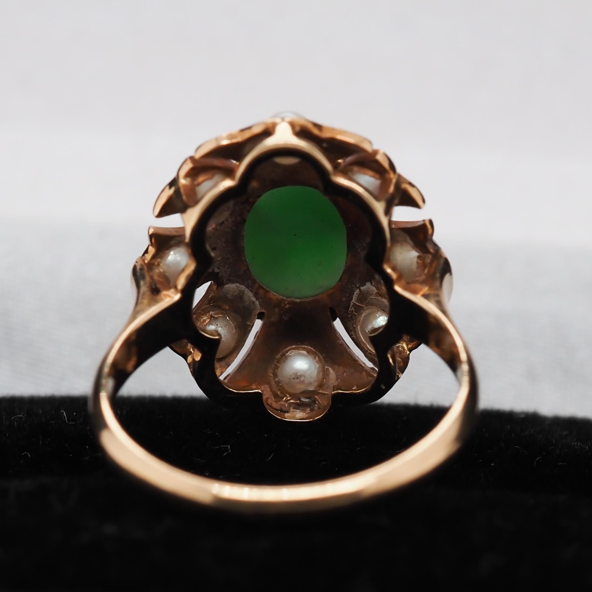 Bague cocktail vintage des années 1960 en or jaune 14 carats, jade et perle en vente 1