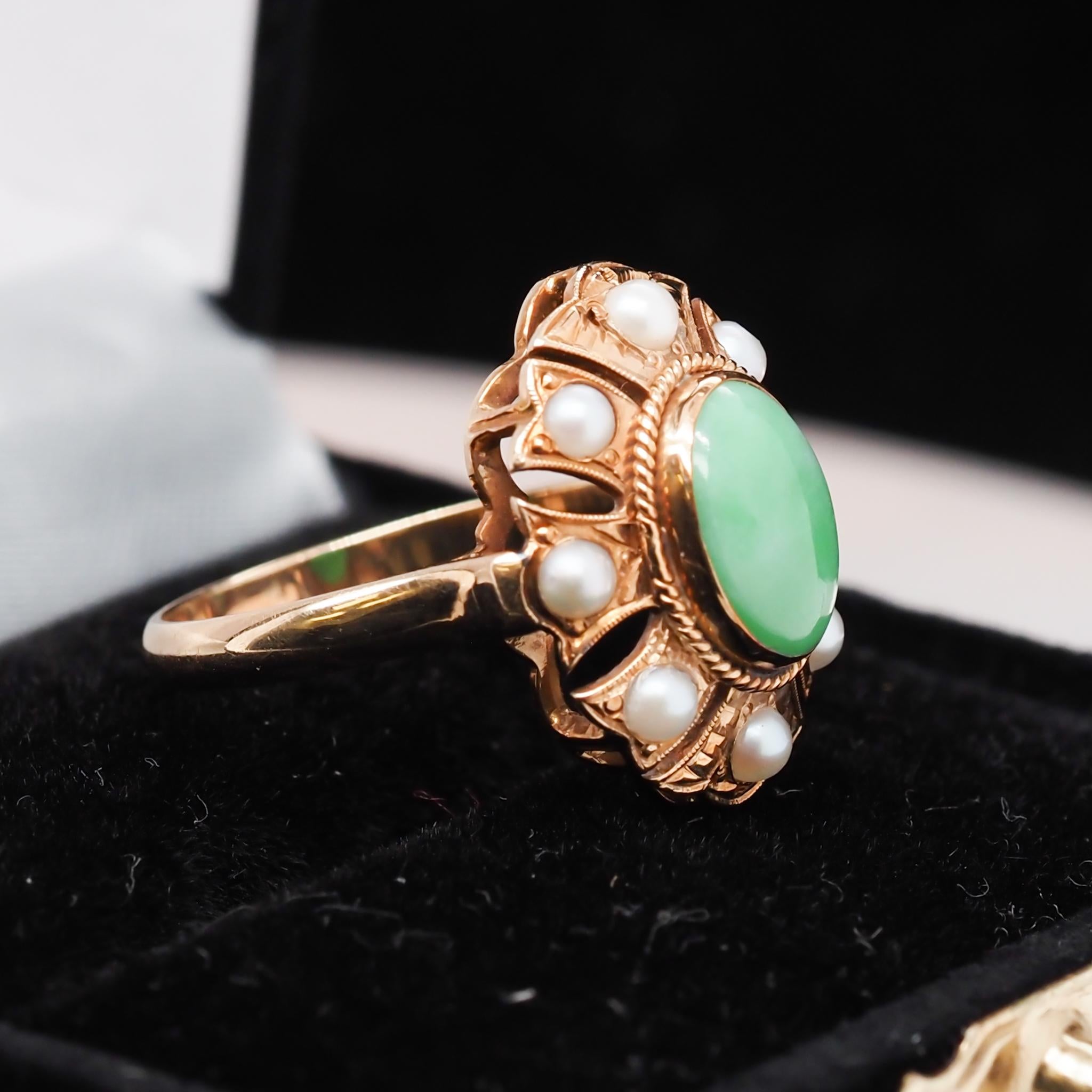 Vintage 1960s 14K Yellow Gold Jade and Pearl Cocktail Ring For Sale 2