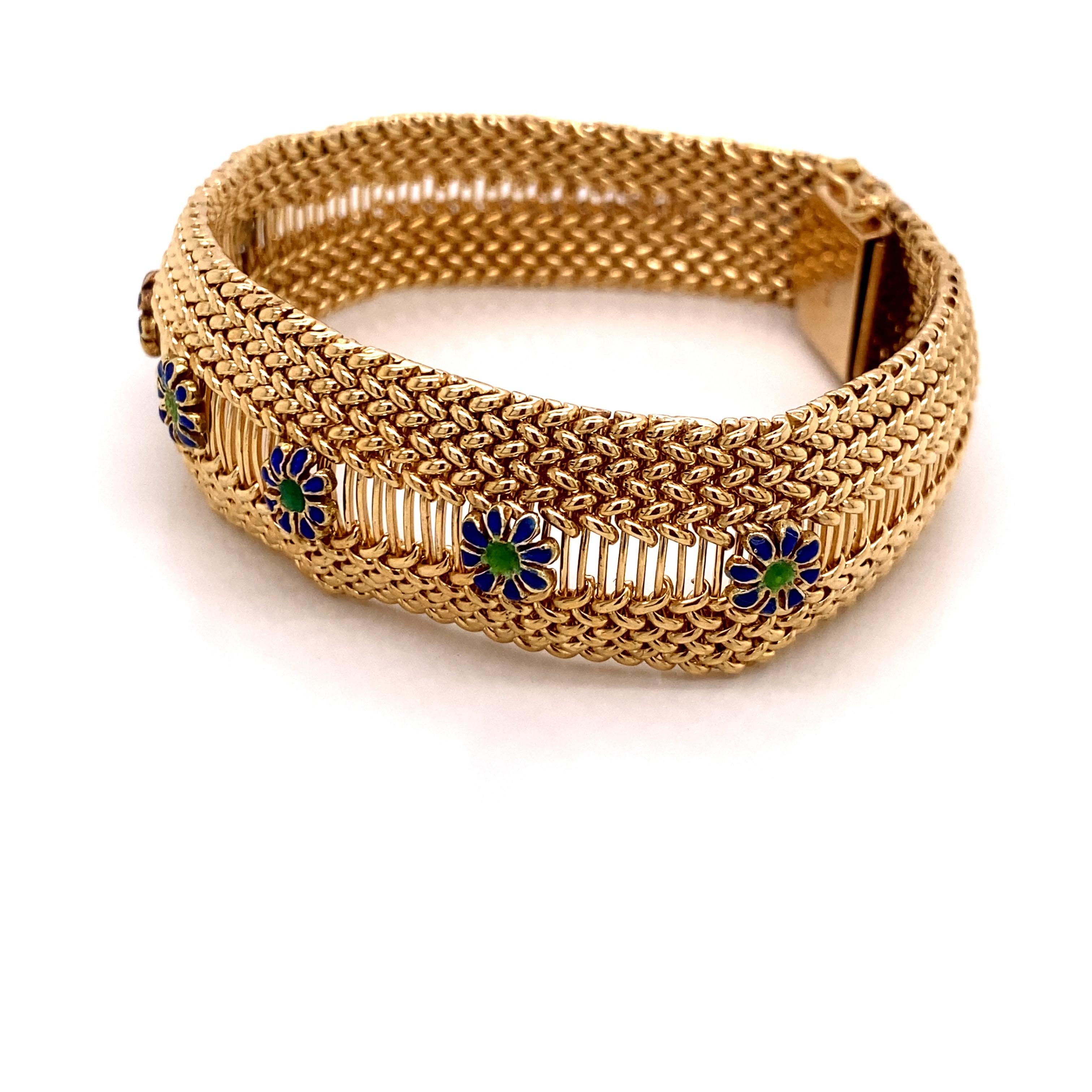 Moderne Bracelet vintage des années 1960 en or jaune 14 carats avec fleurs en émail en vente