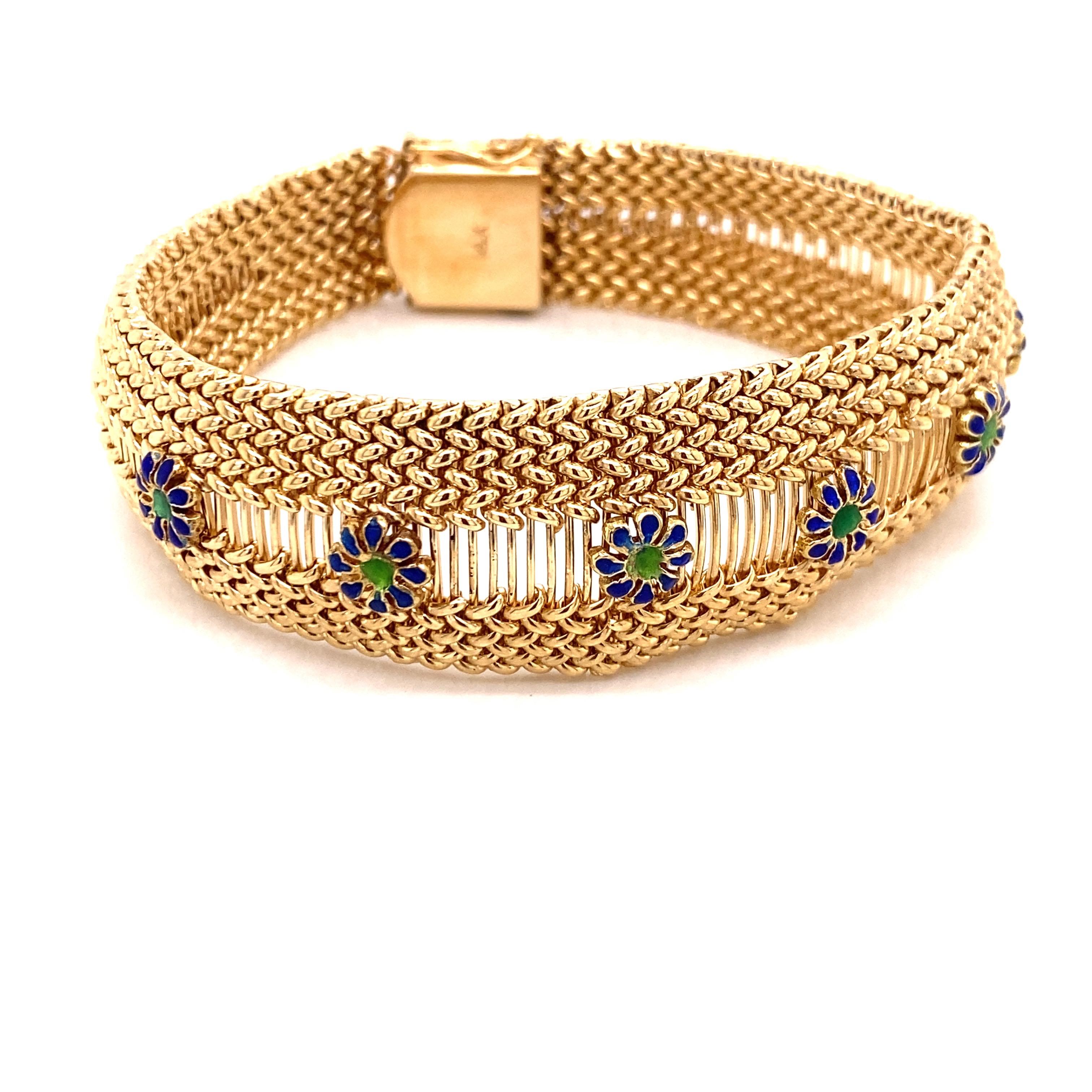 Bracelet vintage des années 1960 en or jaune 14 carats avec fleurs en émail Bon état - En vente à Boston, MA