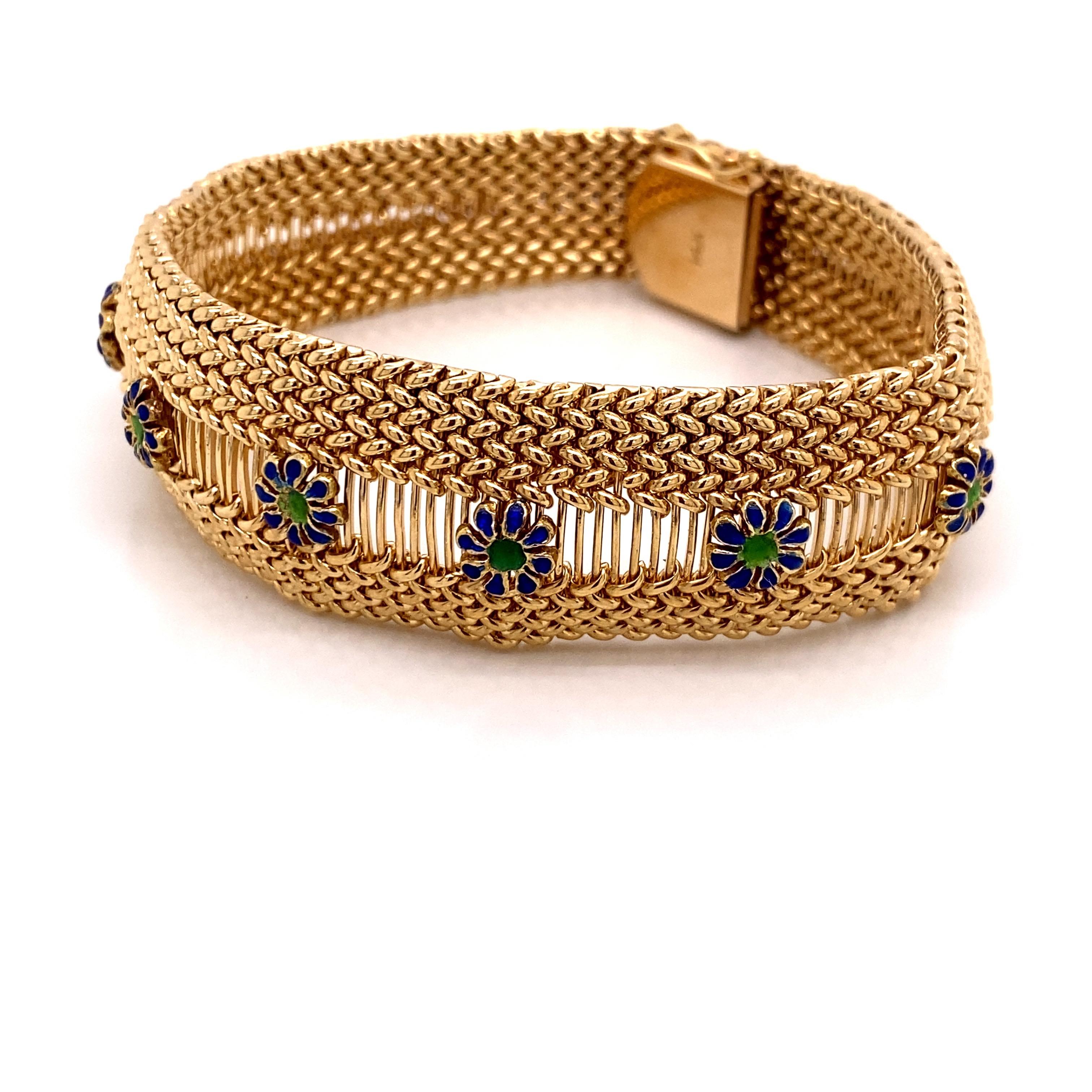 Bracelet vintage des années 1960 en or jaune 14 carats avec fleurs en émail en vente 1