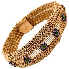 Pulsera vintage de los años 60 de malla de oro amarillo de 14 quilates con flores esmaltadas