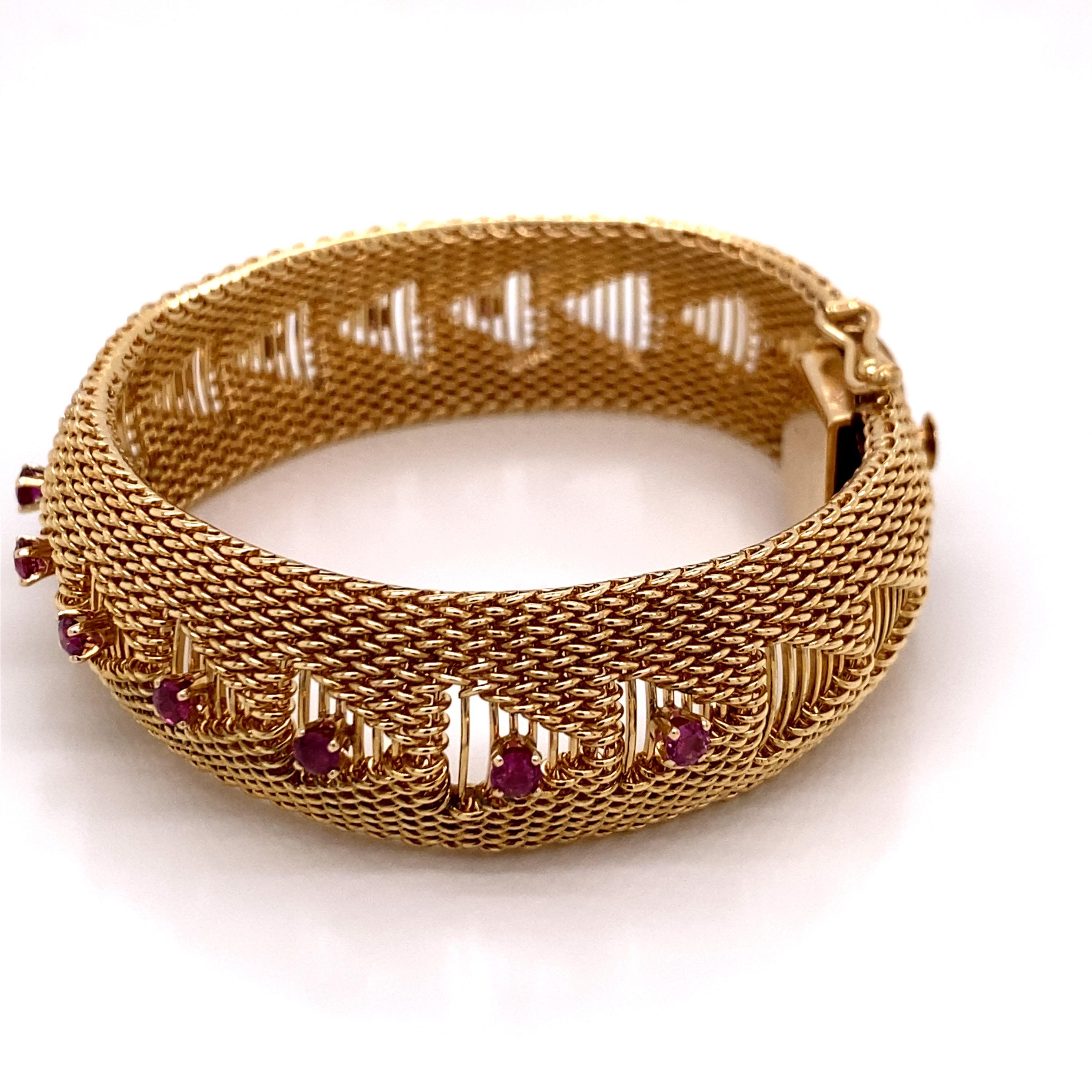 Round Cut Vintage 1960s 14 Karat Yellow Gold Mesh Bracelet with Rubies For Sale