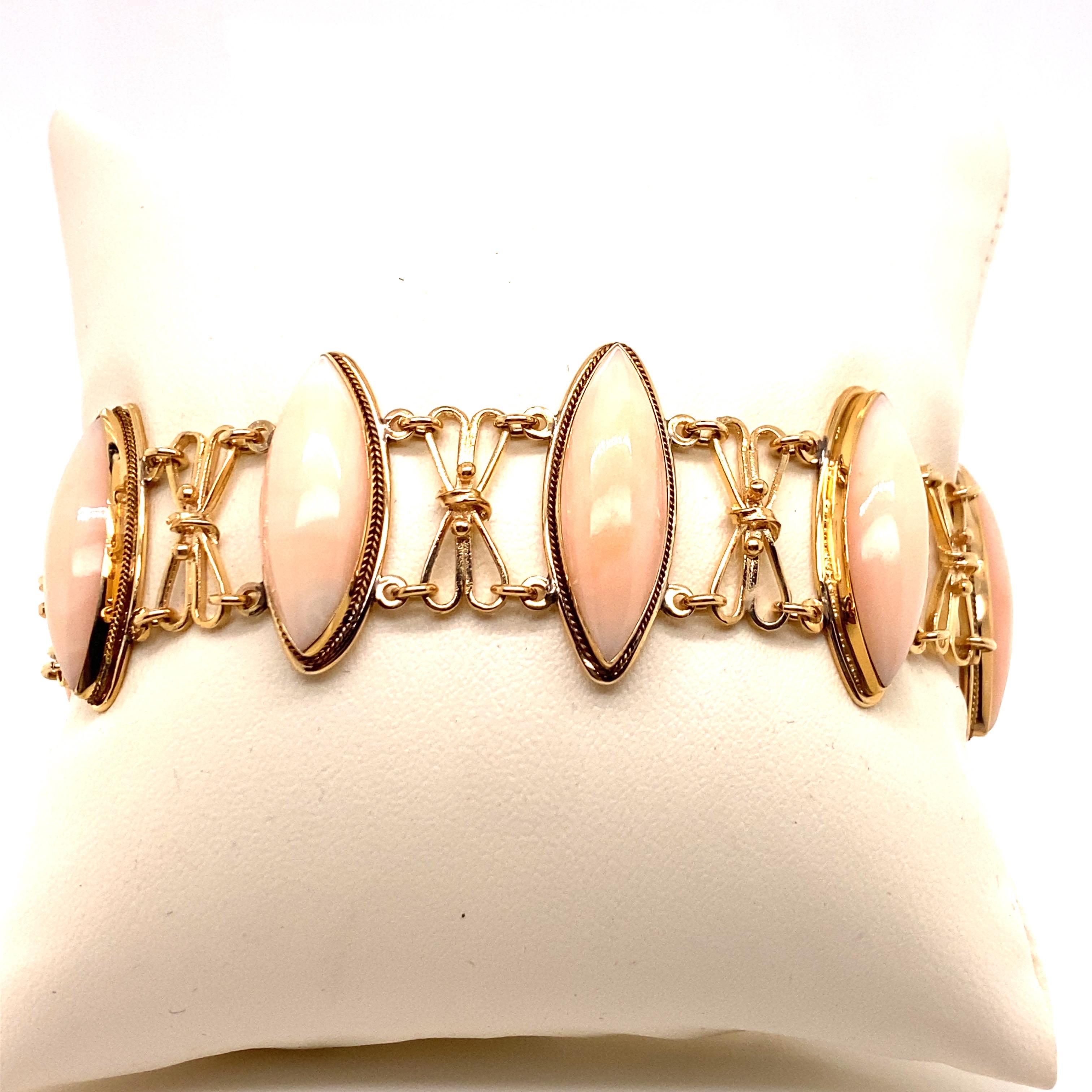 Retro Vintage 1960s 14 Karat Yellow Gold Pink Coral Link Bracelet For Sale