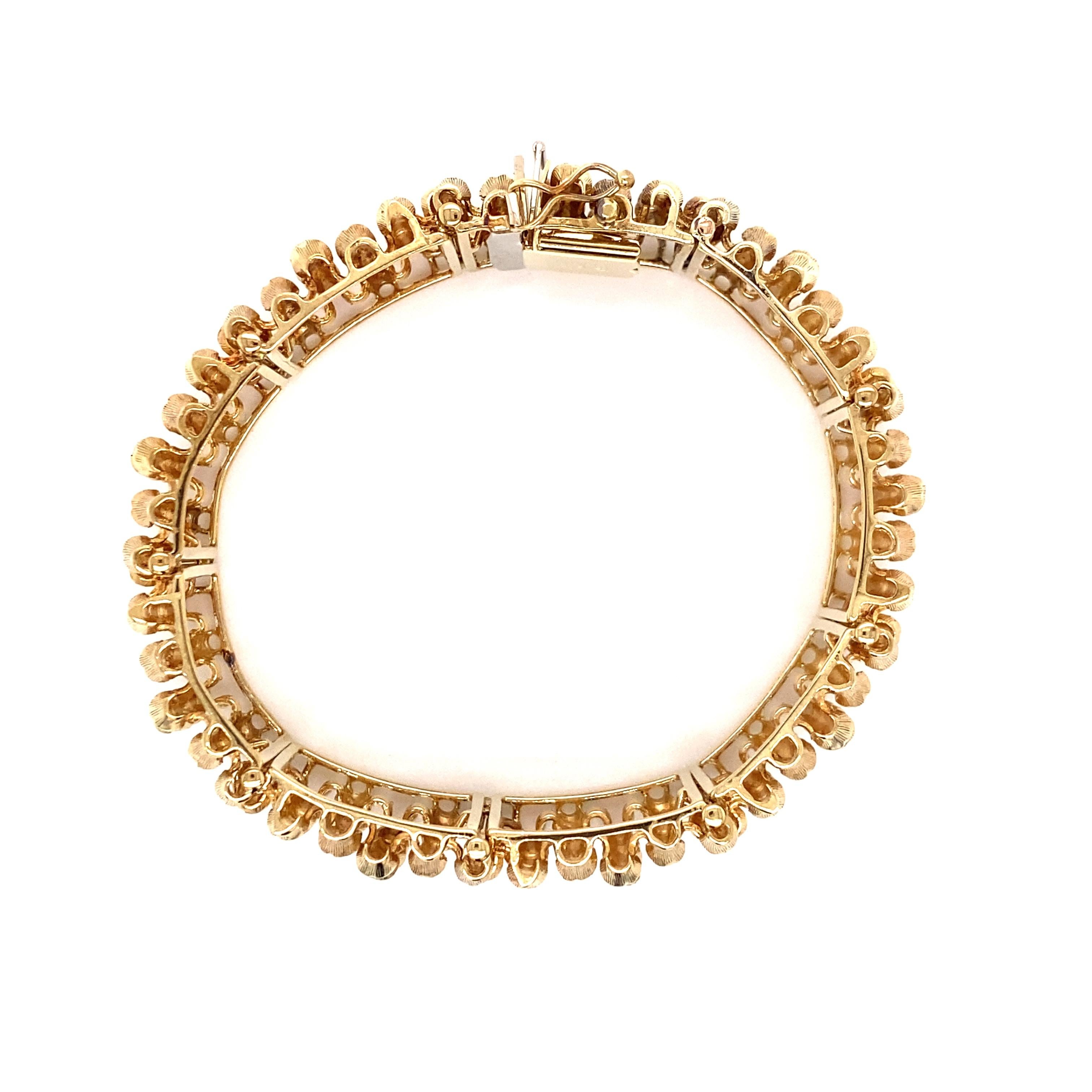 Vintage 1960's 14k Yellow Gold Wide Bamboo Link Bracelet In Good Condition For Sale In Boston, MA