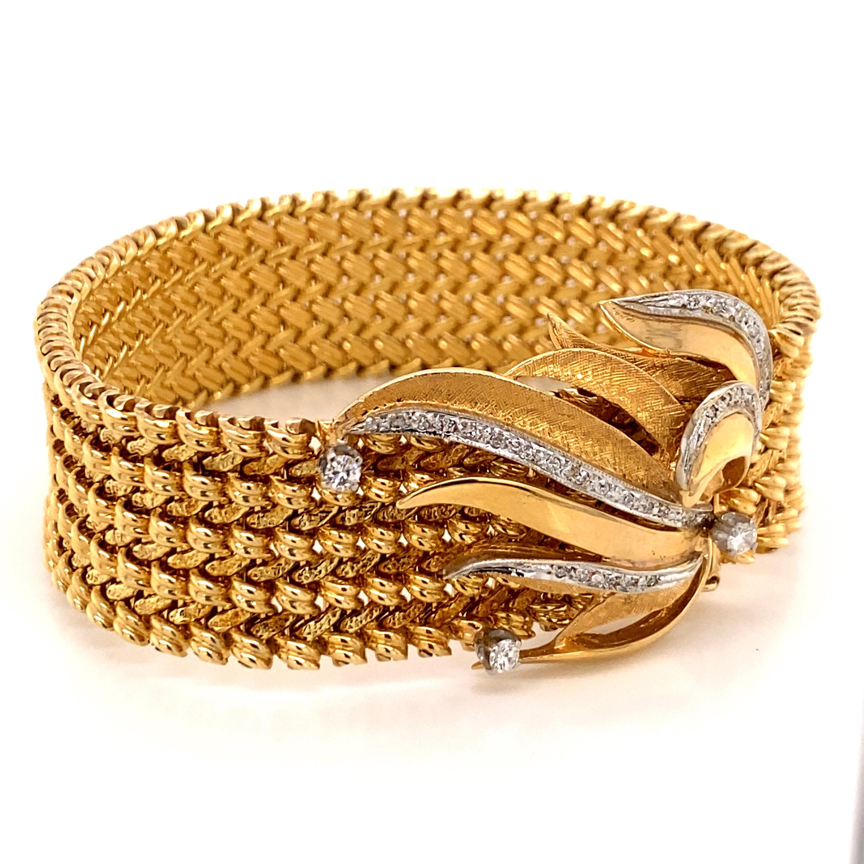 Vintage 1960s 14 Karat Gold Wide Woven Link Armband mit Diamant-Blatt-Verschluss (Retro) im Angebot