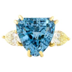 Vintage 1960s 15.00 Carat Trillion Cut Aquamarine Ring with Yellow Diamonds
