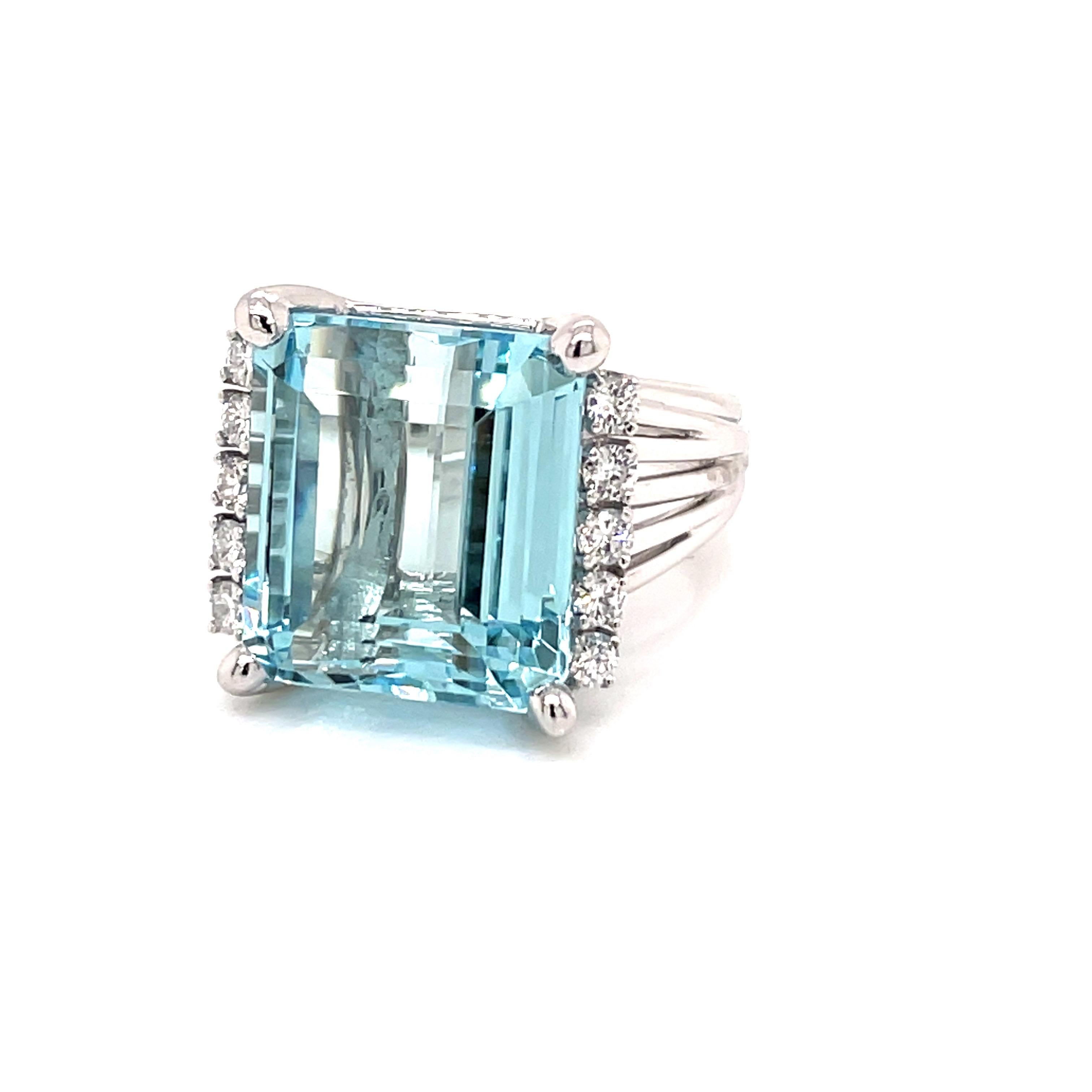 Women's Vintage 1960's 17ct Emerald Cut Aquamarine Ring with Diamonds