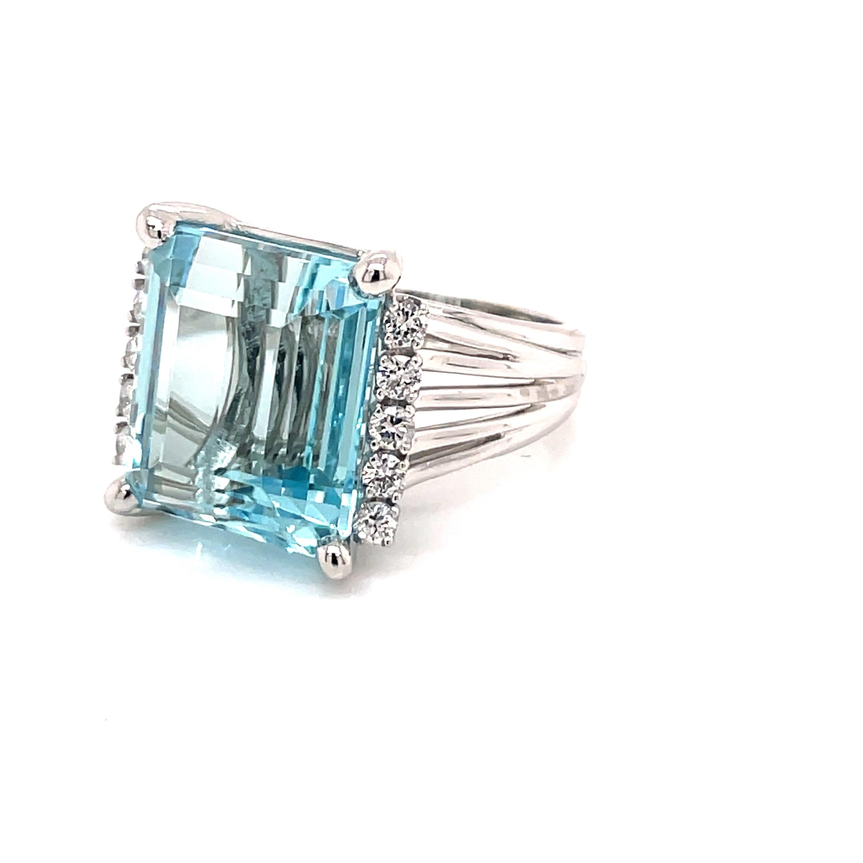 Vintage 1960's 17ct Emerald Cut Aquamarine Ring with Diamonds 1