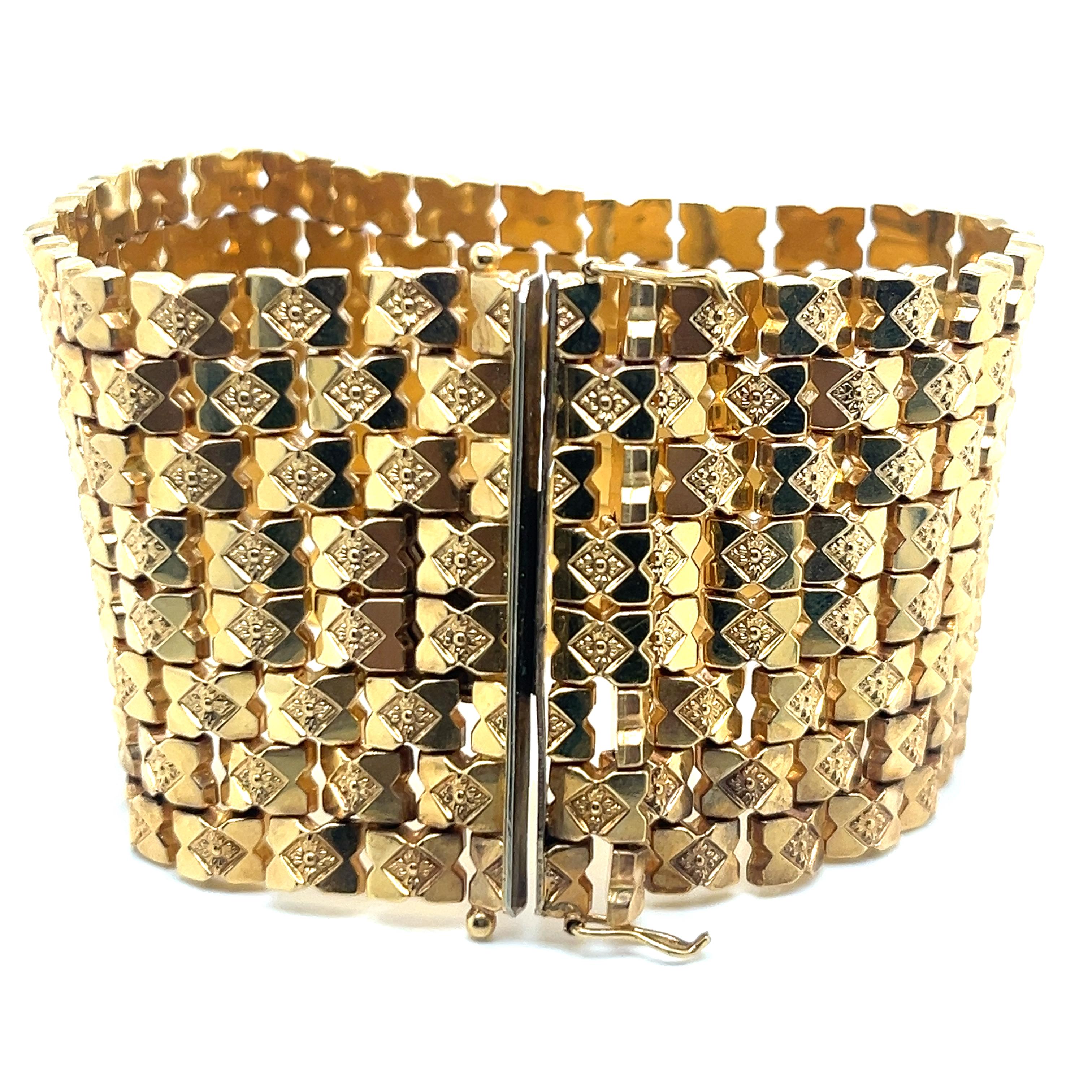 Vintage 1960's 18k Yellow Gold Extra Wide Cleopatra Bracelet For Sale 1