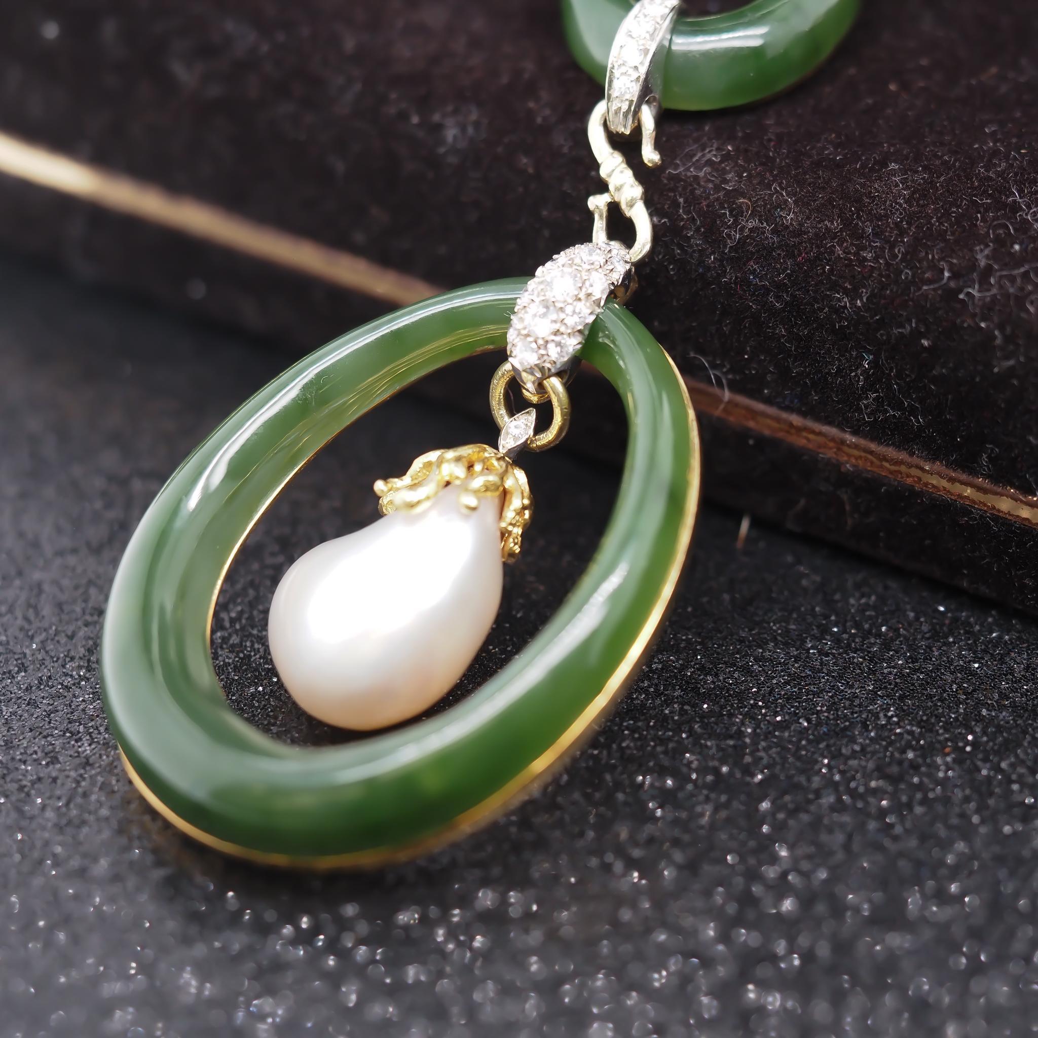 Vintage 1960s 18K Yellow Gold Jade, Pearl and Diamond Necklace For Sale 1