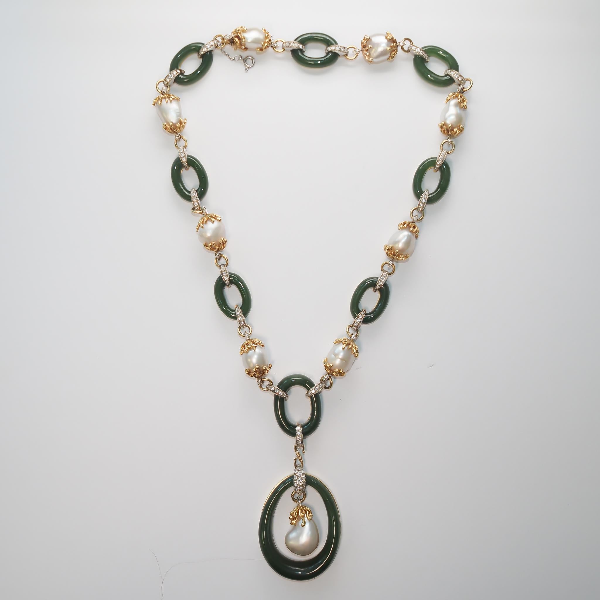 Vintage 1960s 18K Yellow Gold Jade, Pearl and Diamond Necklace For Sale 2