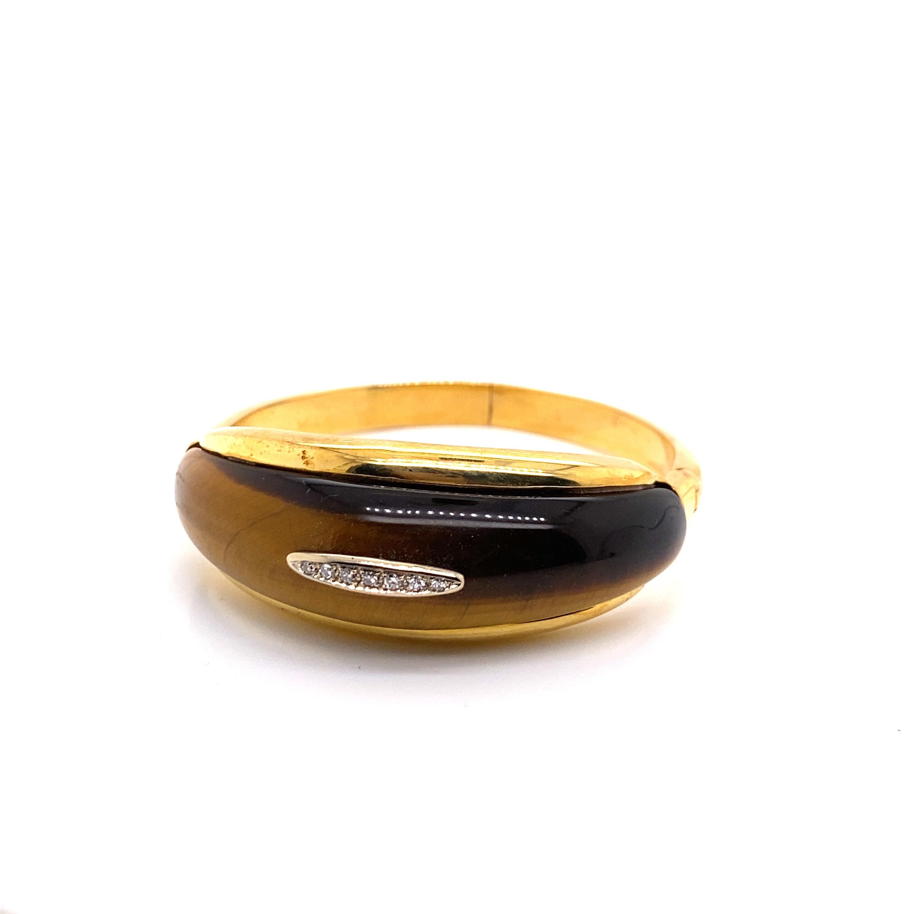 Vintage 1960's 18k Yellow Gold Tiger's Eye Bangle In Good Condition For Sale In Boston, MA