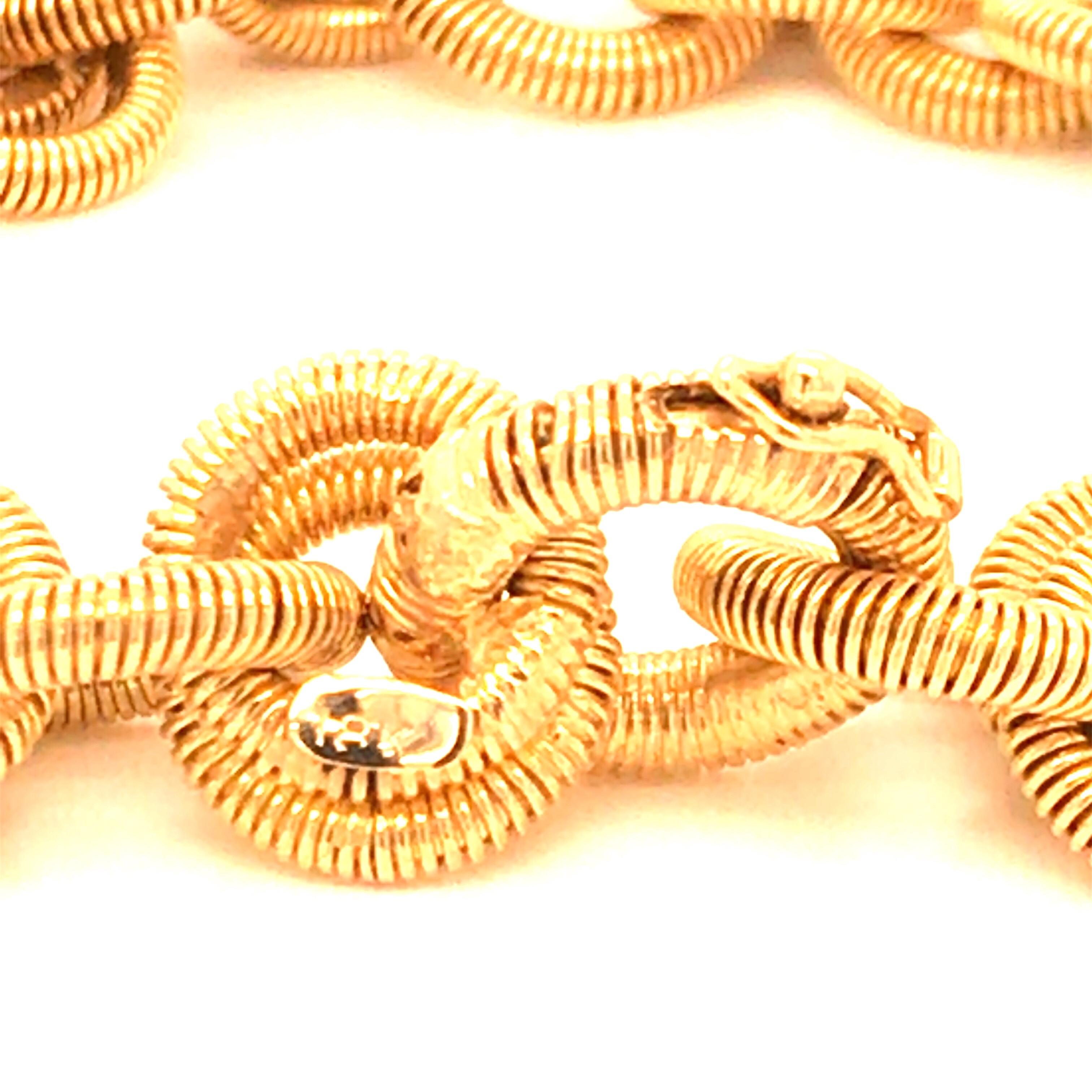 Vintage 1960s 18 Karat Yellow Gold Coiled Link Bracelet In Good Condition For Sale In Boston, MA