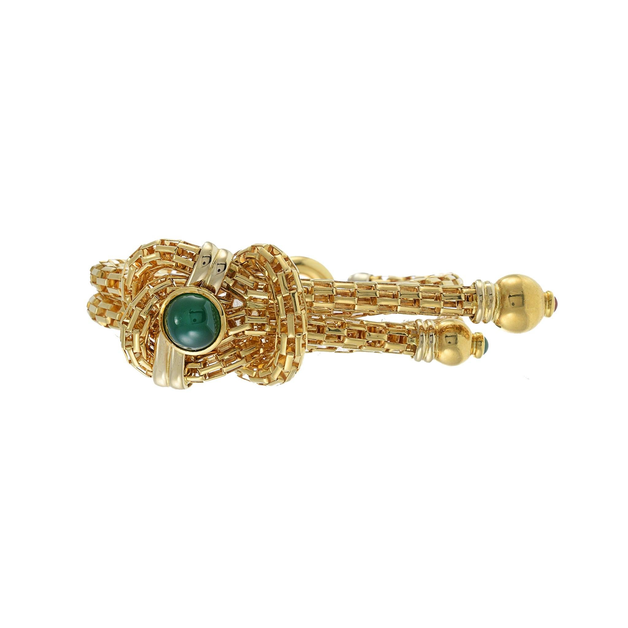 Rétro Bracelet vintage des années 1960 en or jaune 18KT avec pompons en maille en vente