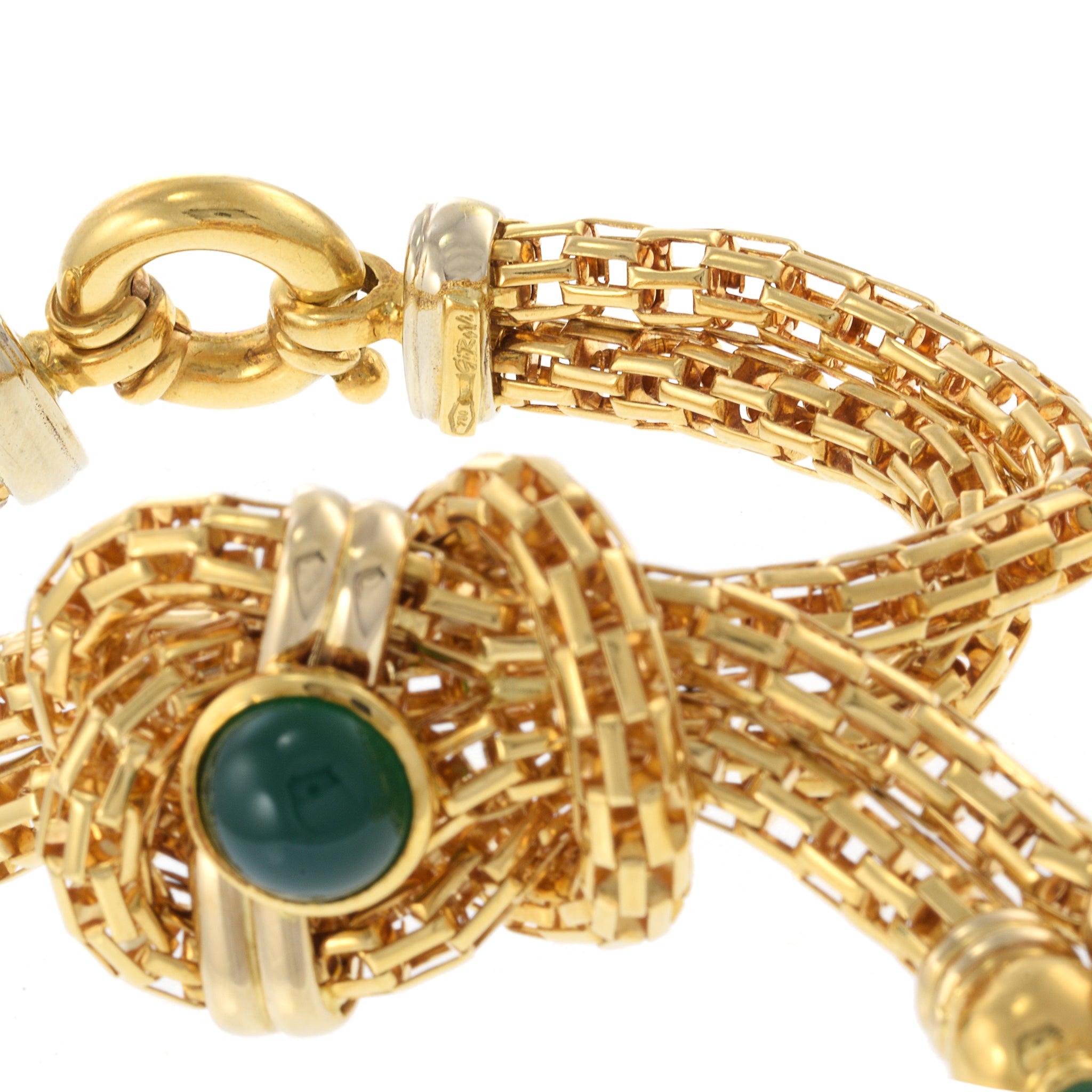 Taille cabochon Bracelet vintage des années 1960 en or jaune 18KT avec pompons en maille en vente