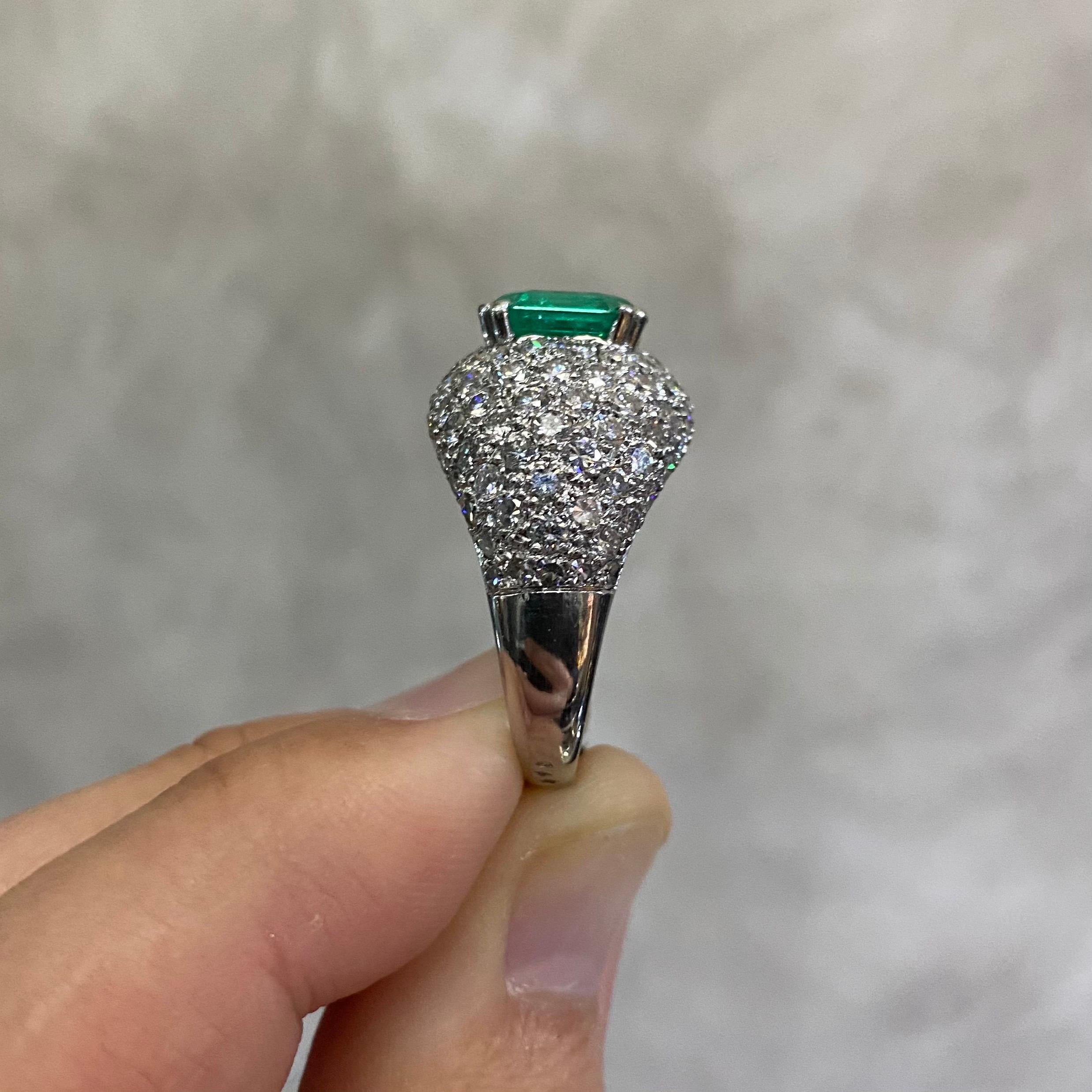 Vintage 1960s/1970s Colombian Emerald Diamond Bombe Cocktail Ring Platinum 6