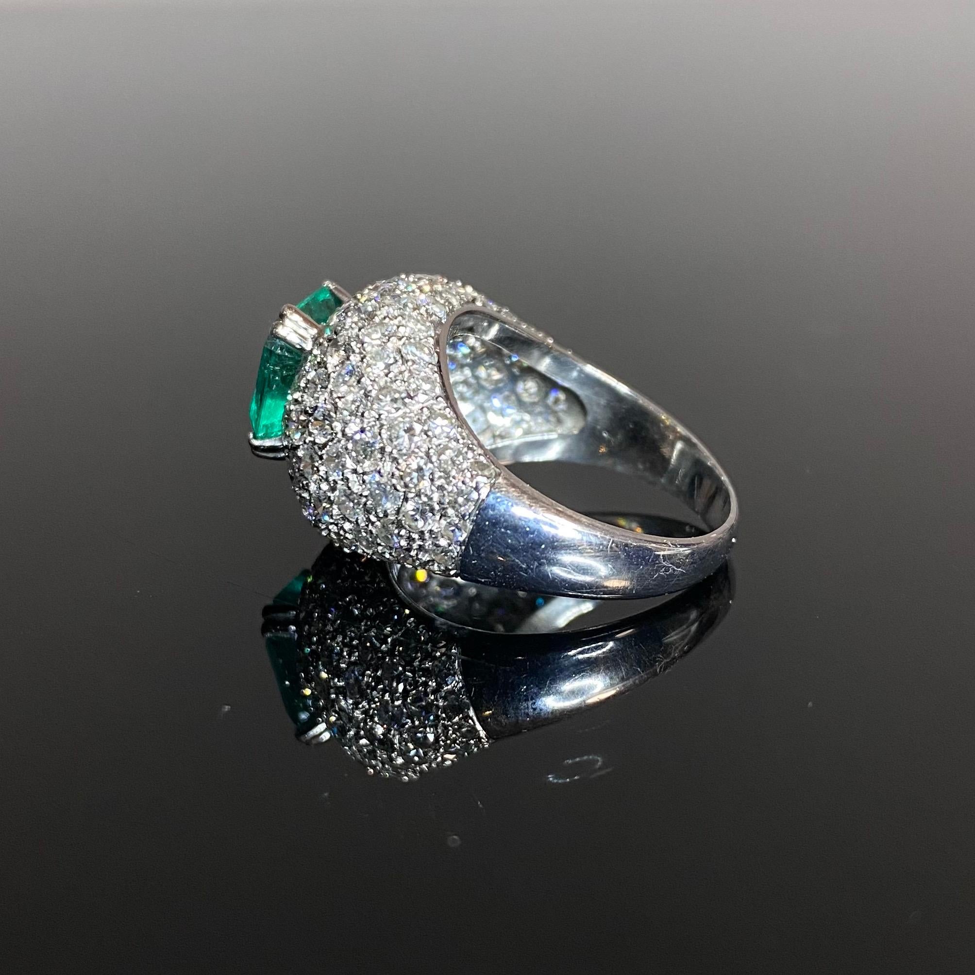Vintage 1960s/1970s Colombian Emerald Diamond Bombe Cocktail Ring Platinum 10