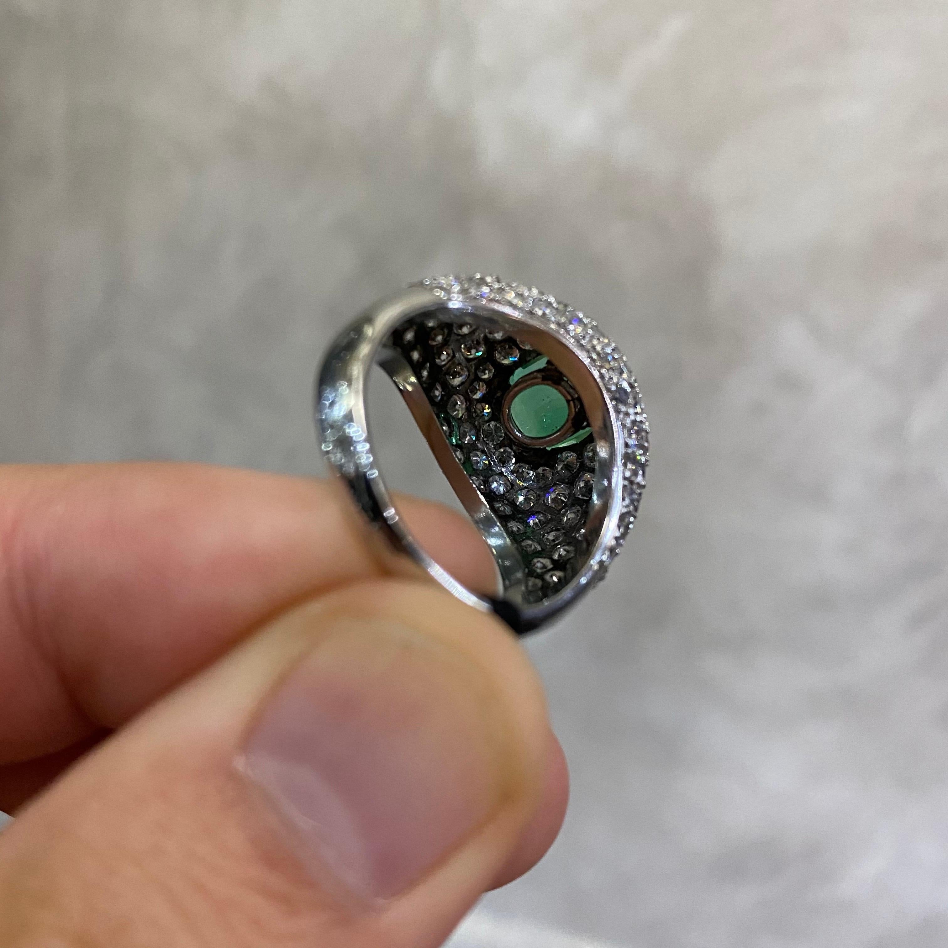 Vintage 1960s/1970s Colombian Emerald Diamond Bombe Cocktail Ring Platinum 11